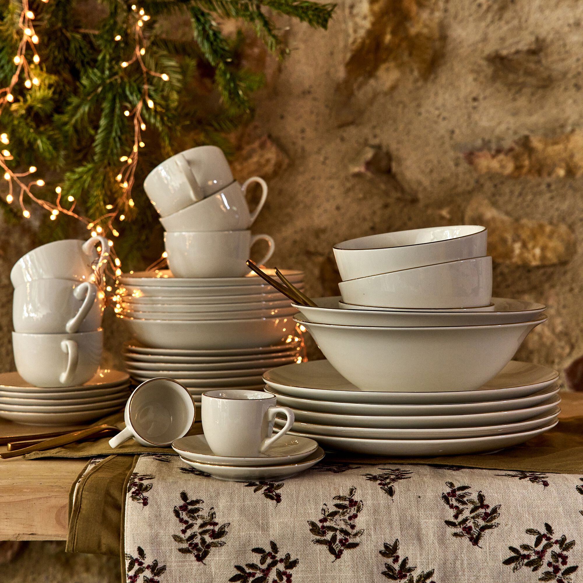 ALICE - Assiette creuse en porcelaine avec liseré doré D20cm - blanc