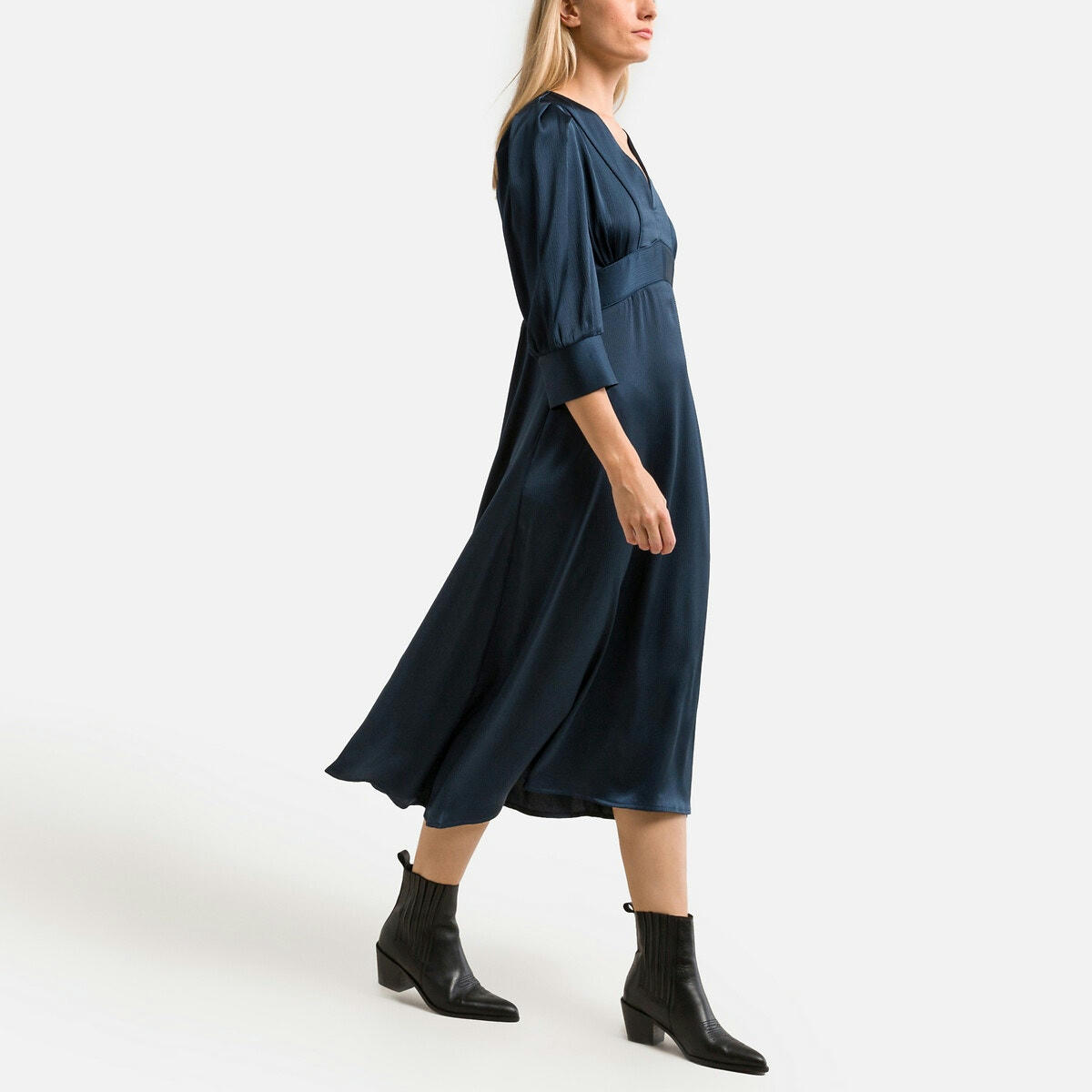 Robe longue satinée, manches 3/4