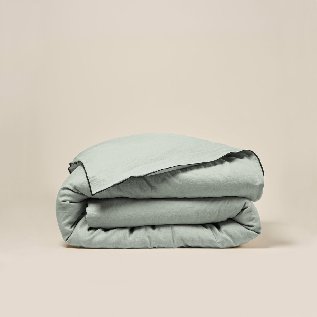 Madura Dekbedovertrek Carlina linde en zwarte hommel 260x240 cm