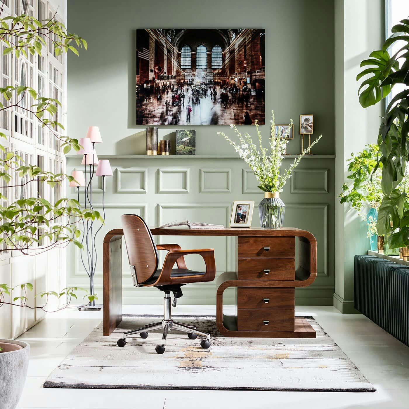 PATRON - Chaise de bureau pivotante réglable à roulettes noire