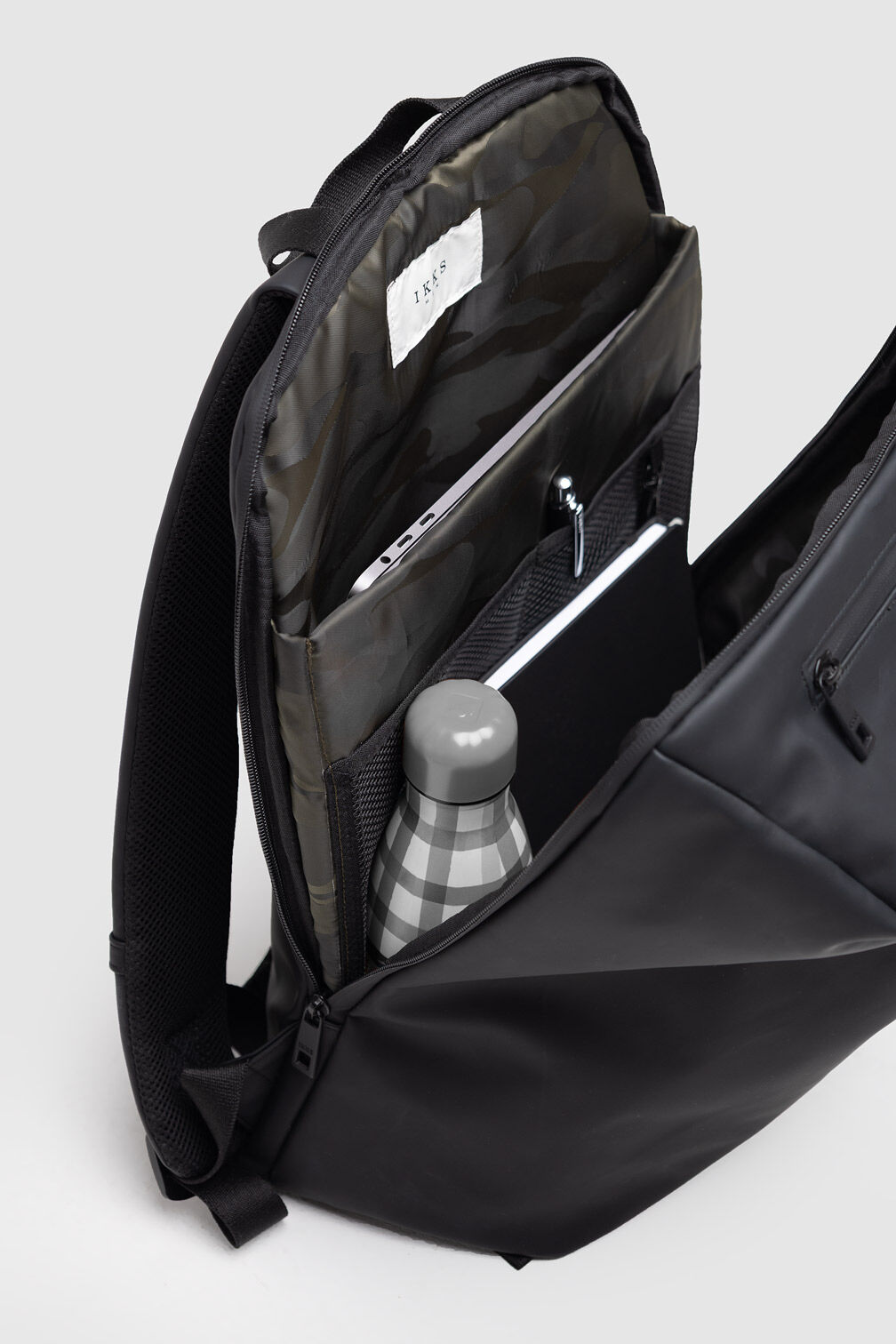 Sac à dos noir nylon effet gomme Homme