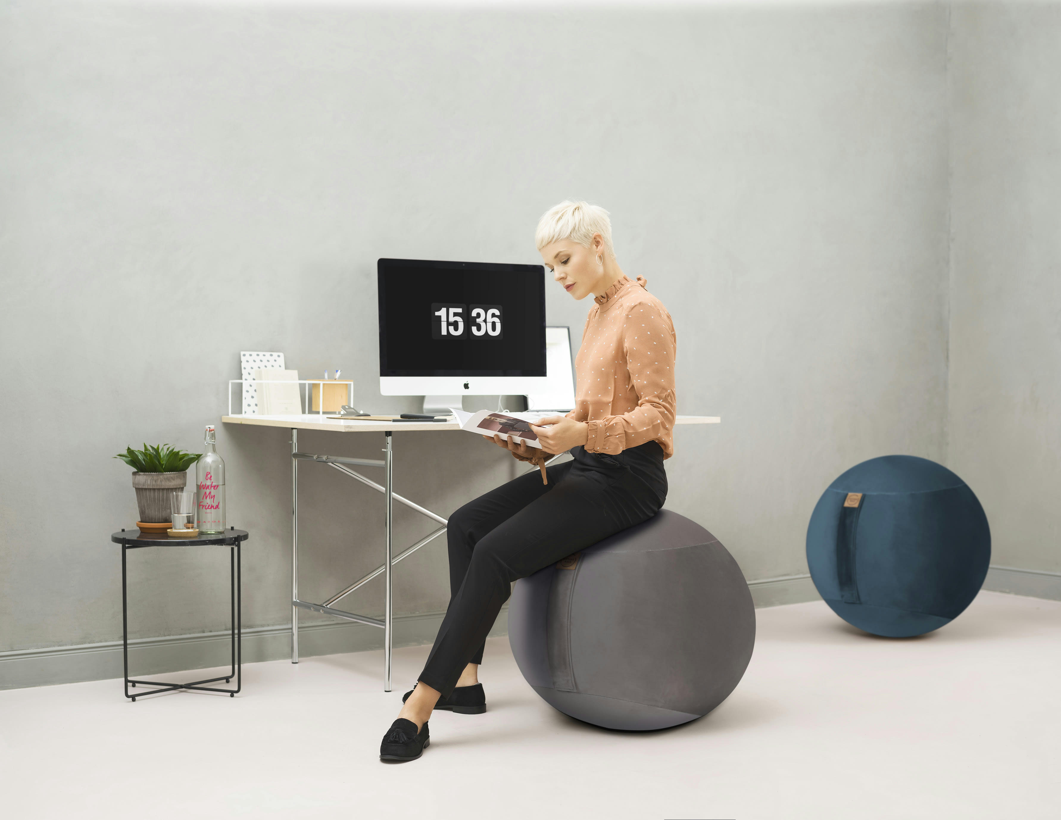 SAMT UNI - Balle d'assise avec poignée bleu pétrole velours D65