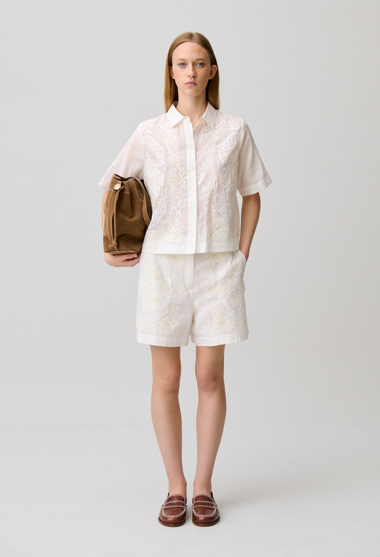 Short brodé coton ramie