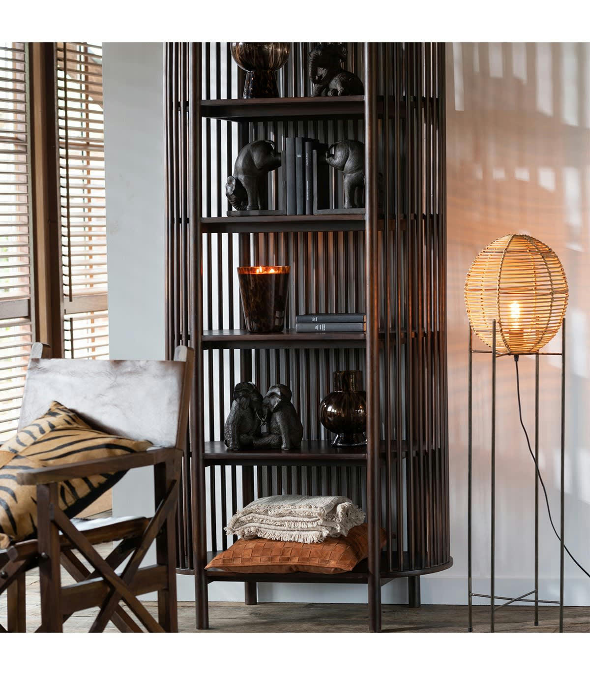 CONIE - Armoire avec 5 étagères en manguier brun foncé