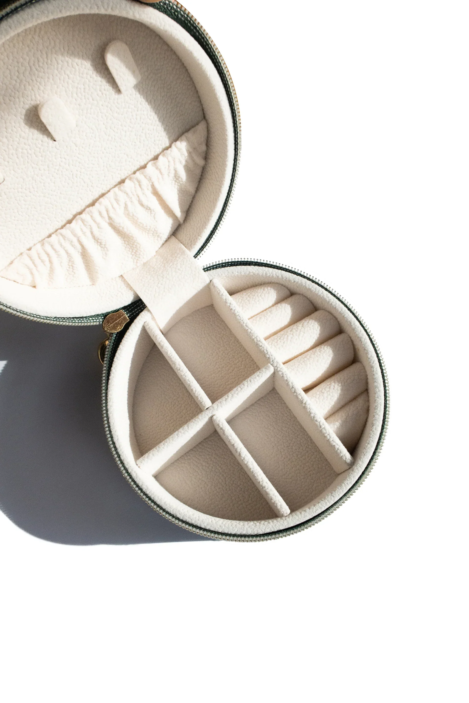 Round Jewelry Travel Case in Pink