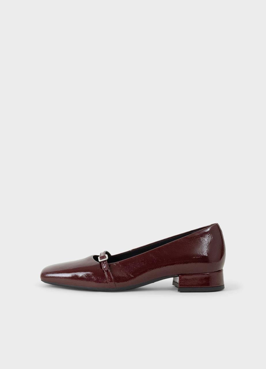 Debbi Pumps