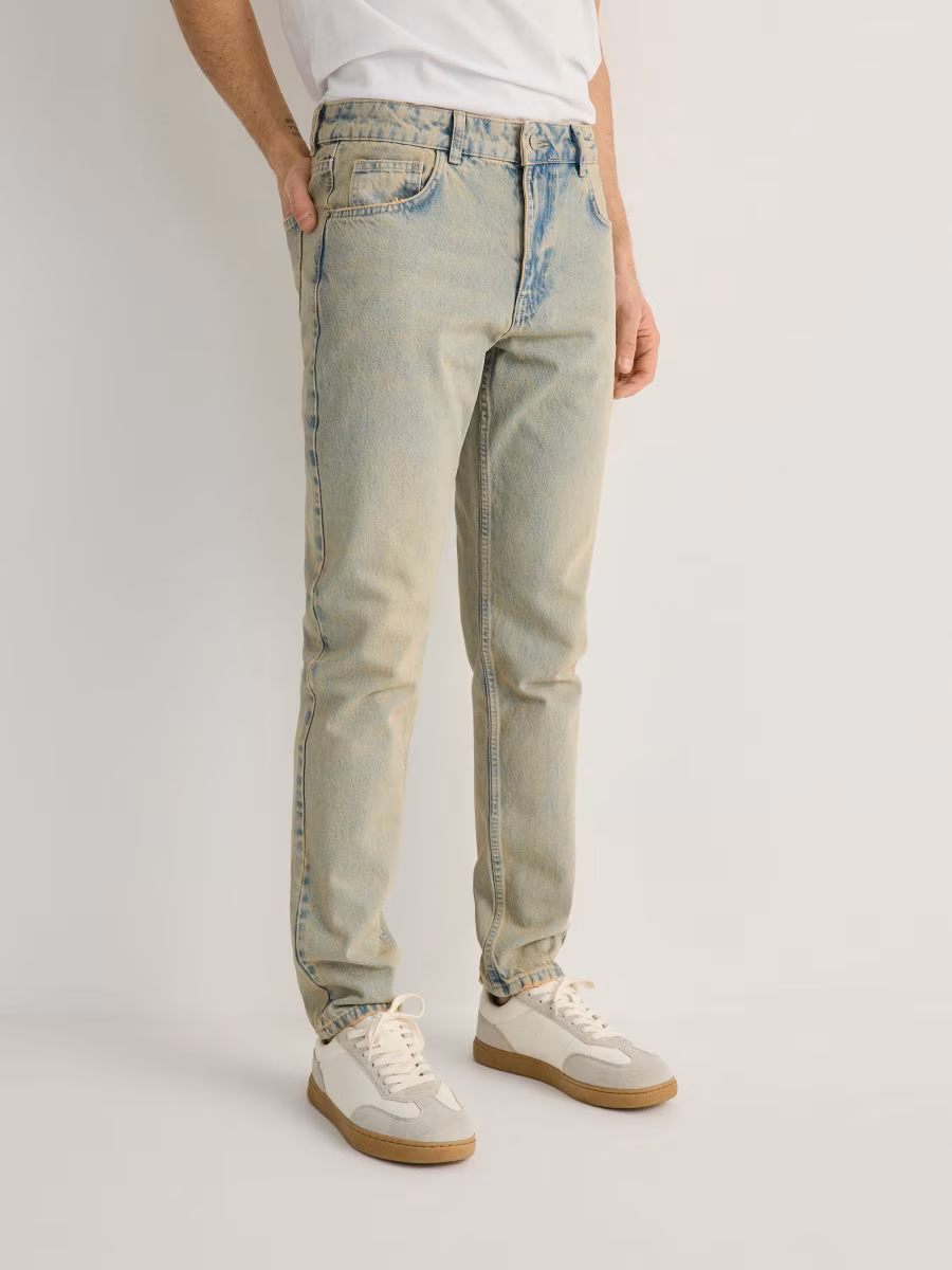Carrot Slim Jeans With Wash Effect