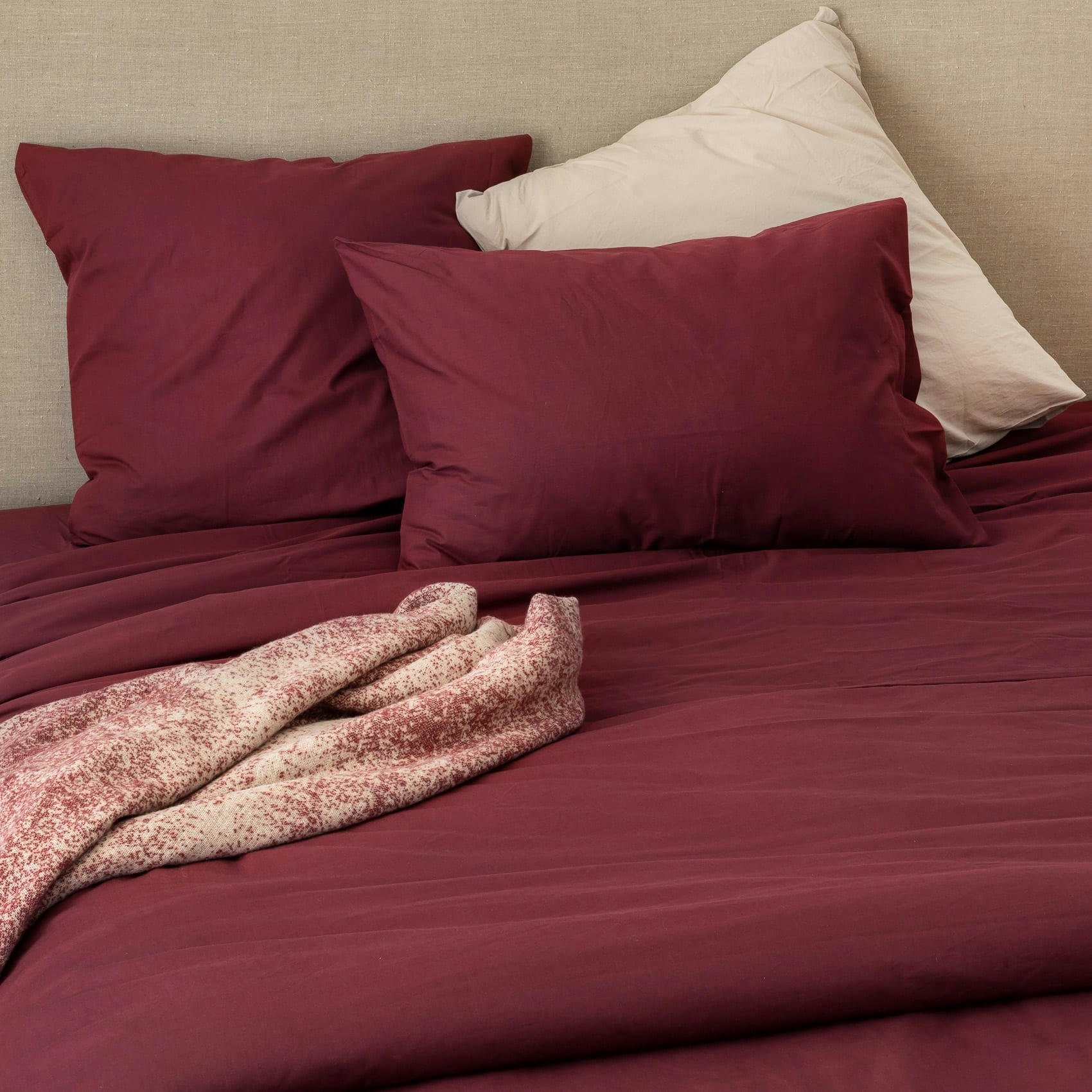 - Taie d'oreiller en coton lavé griotte 50x70 cm