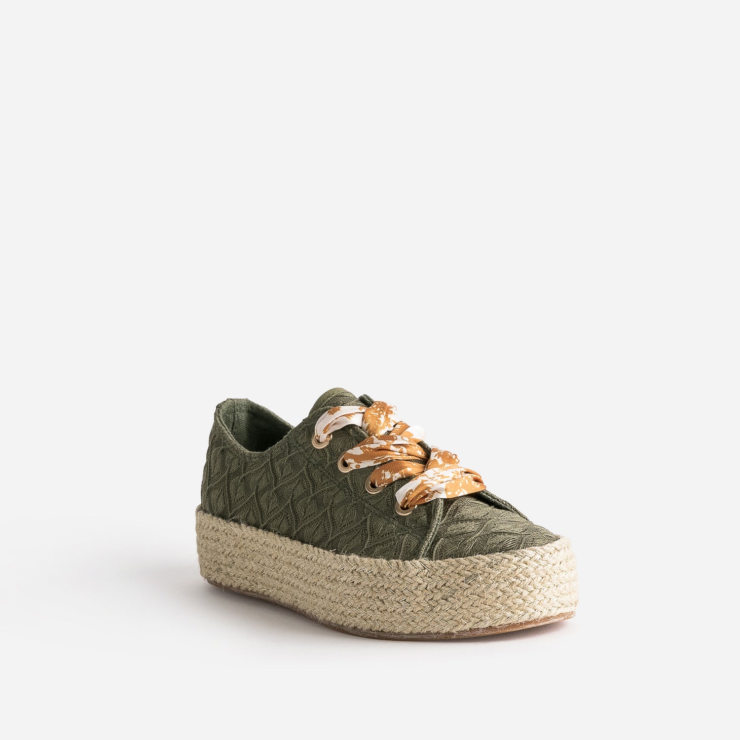 Tennis kaki en toile brodée dentelle éco-conçue