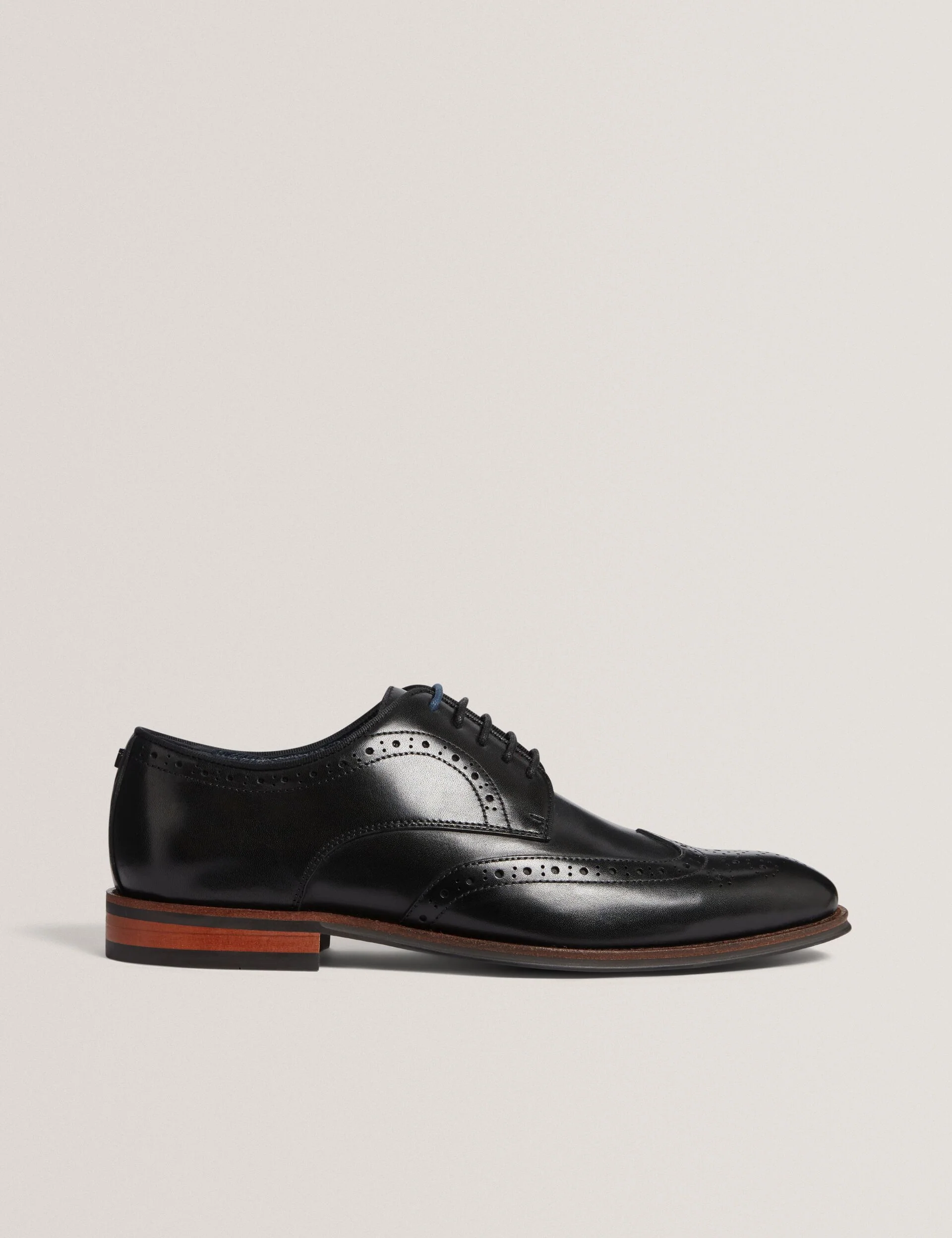 MARKUSE | BLACK