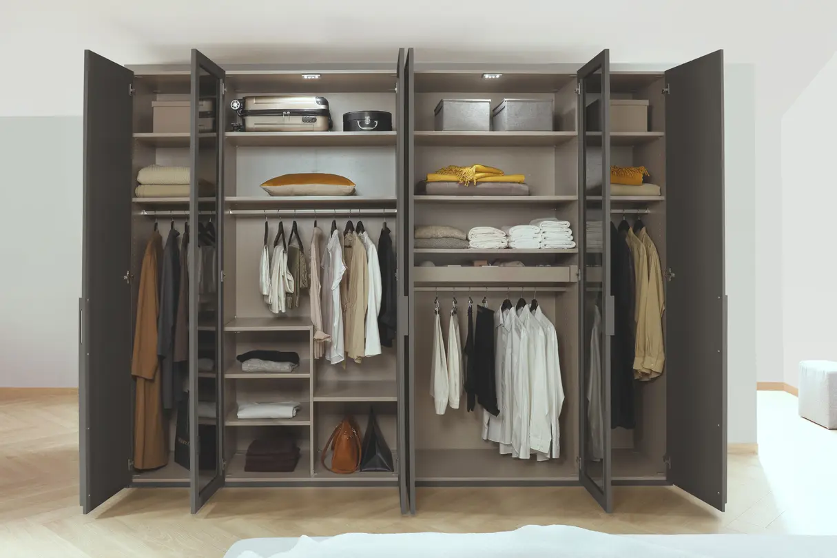 Drehtürenschrank Skat