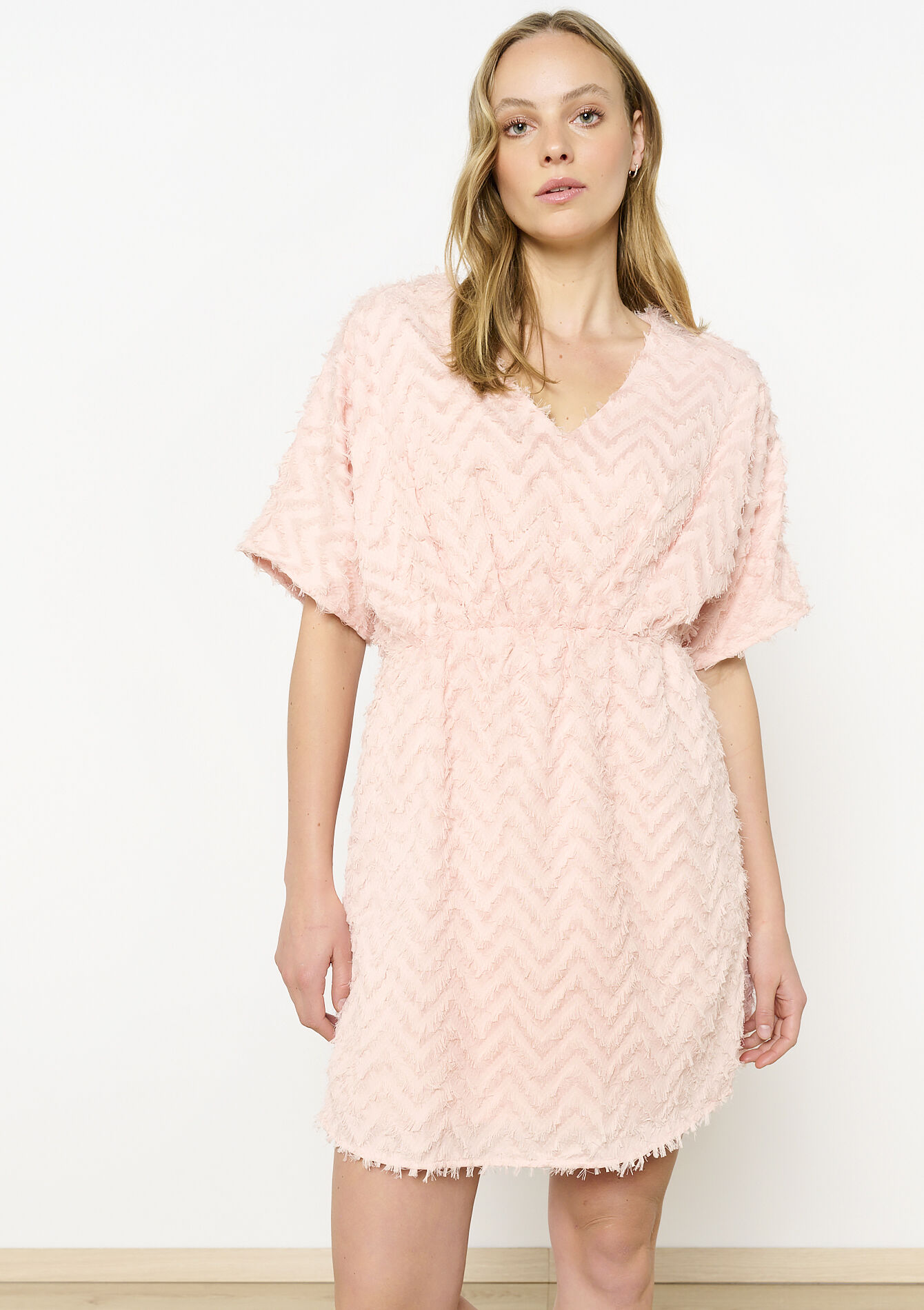 Luchtige jurk met reli毛f