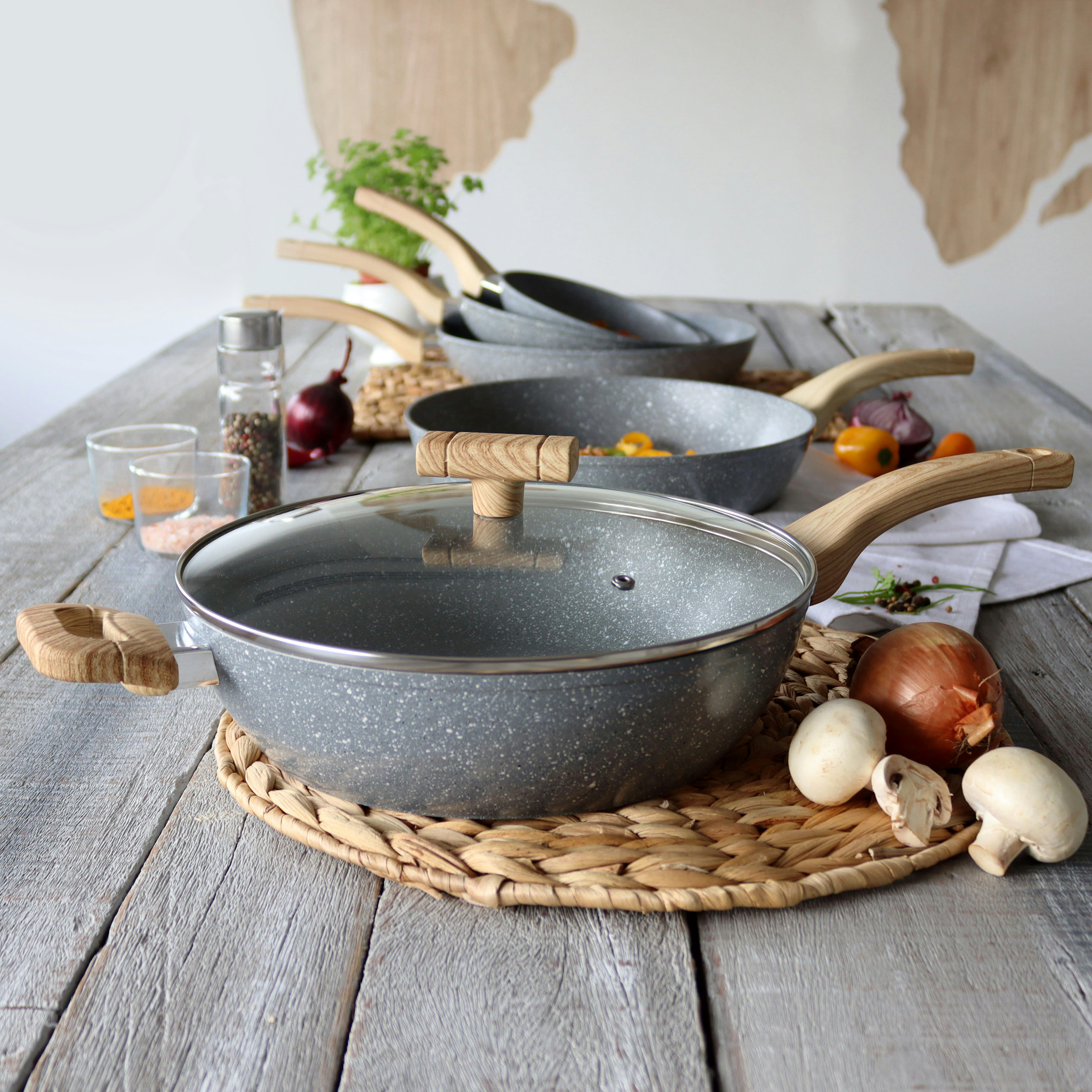 CANNELLE - Sauteuse avec couvercle en aluminium Ø28cm - compatible induction