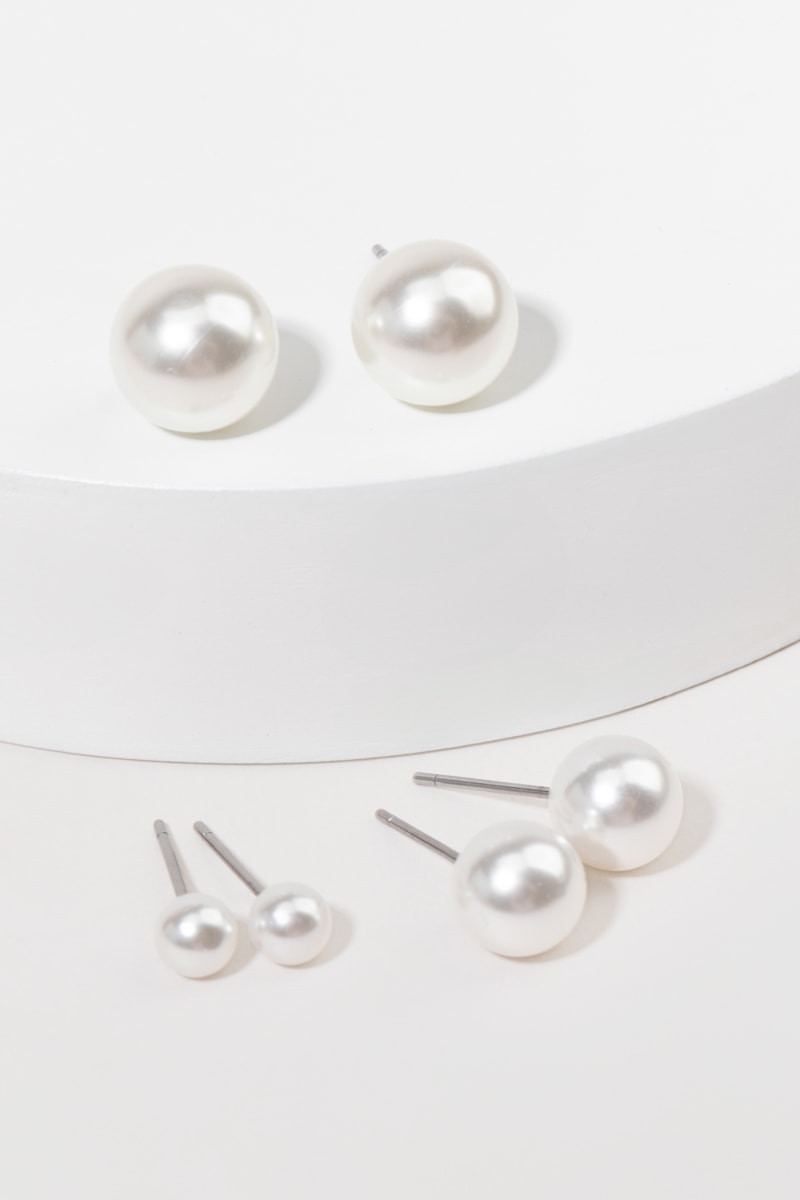Jeanine Stud Pearl Earrings Set