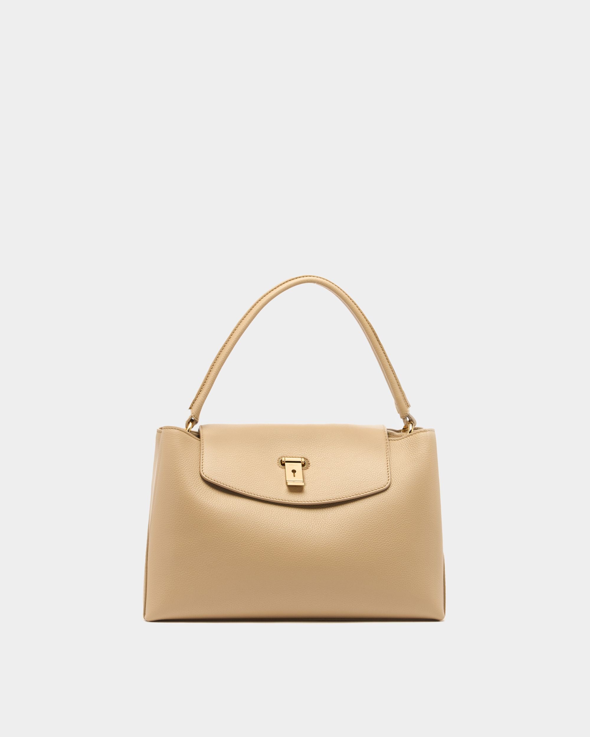 Lock Me Henkeltasche aus genarbtem Leder in Hellbeige