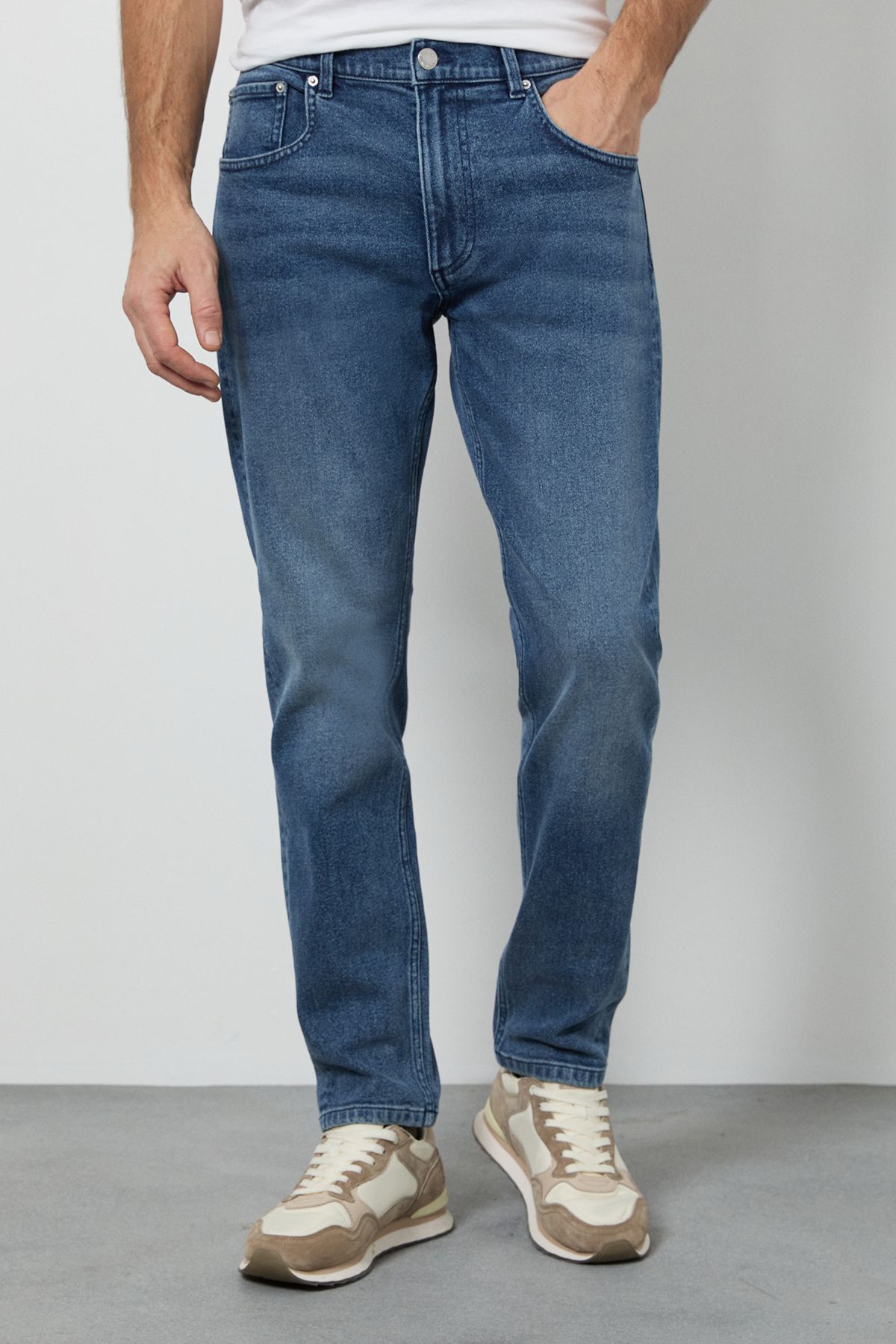 Burton Light Vintage Wash Stretch Slim Fit Jeans