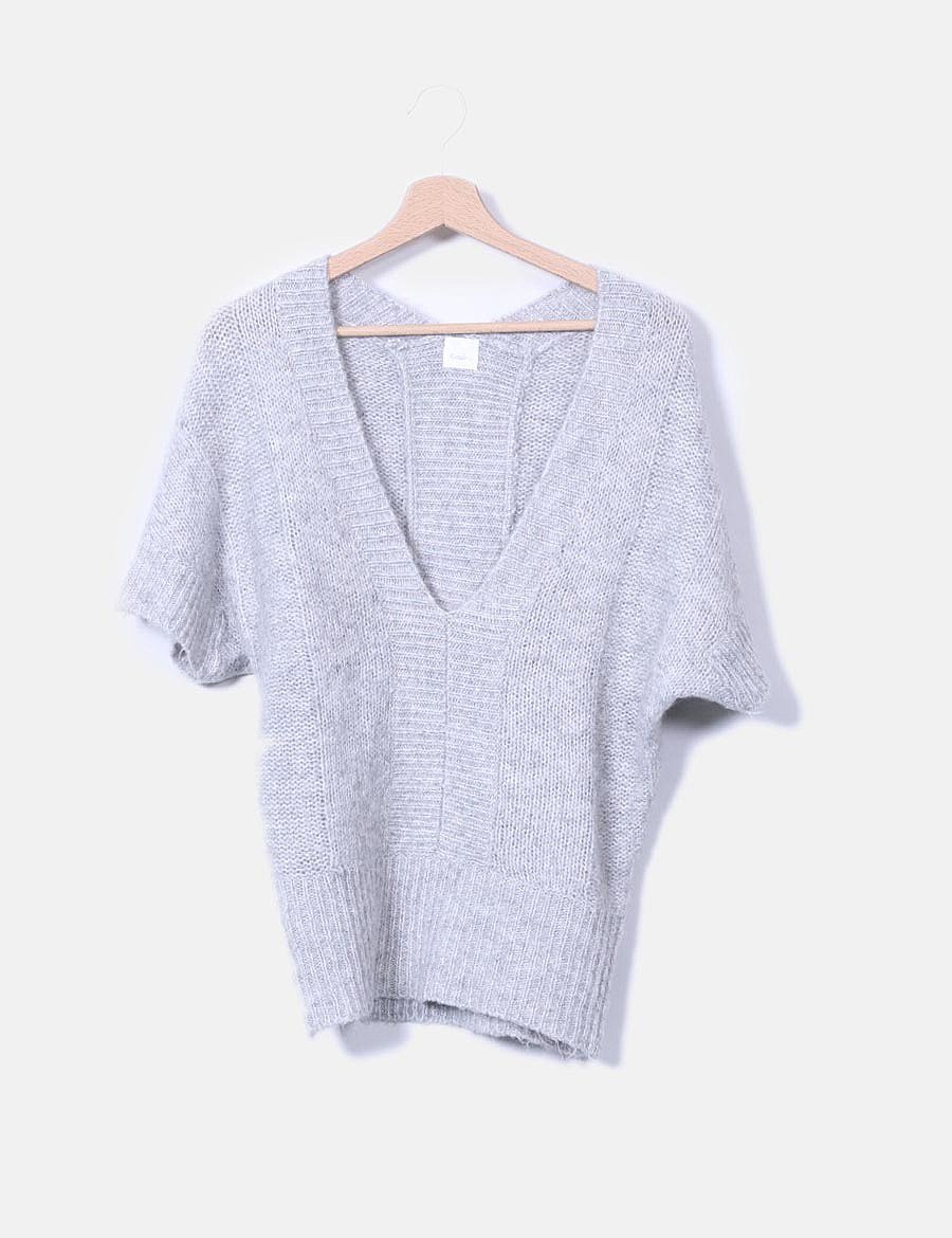 Camaïeu Gray knit sweater with v-neckline and shorts sleeves