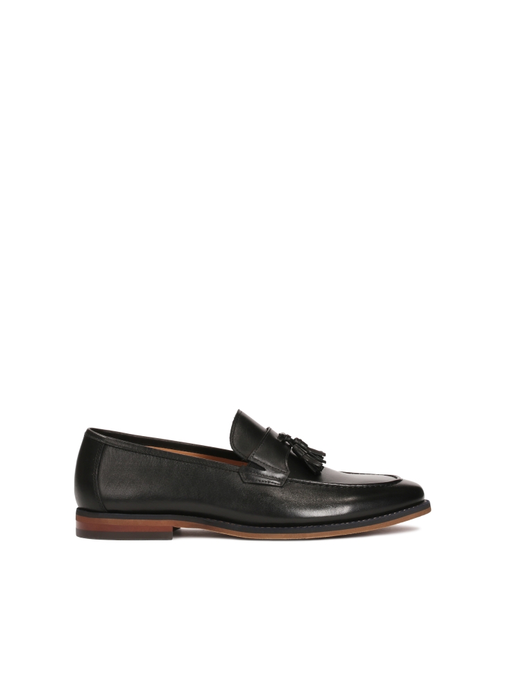 Natural leather loafers with tassels