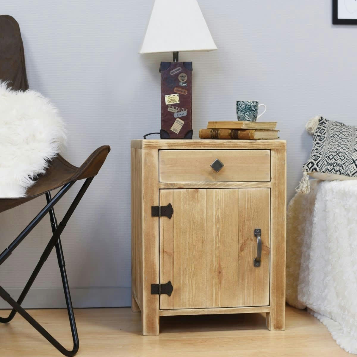 COLETTE - Table de chevet 1 tiroir 1 porte bois massif