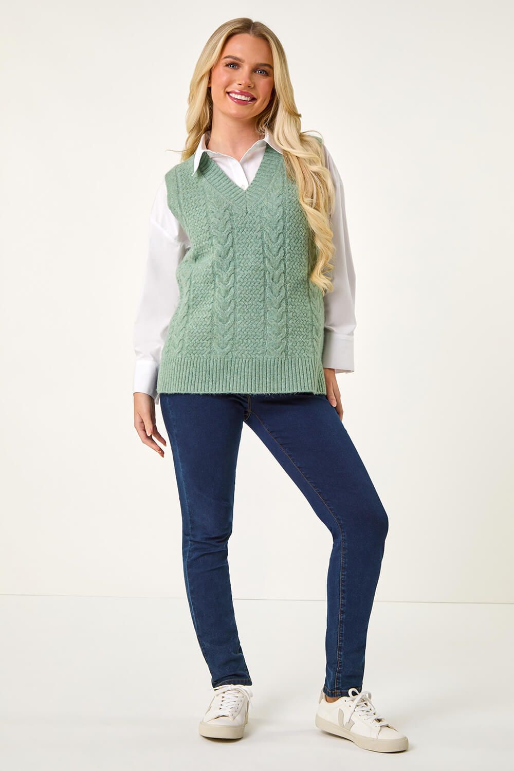Roman Petite V-Neck Cable Knit Sleeveless Vest