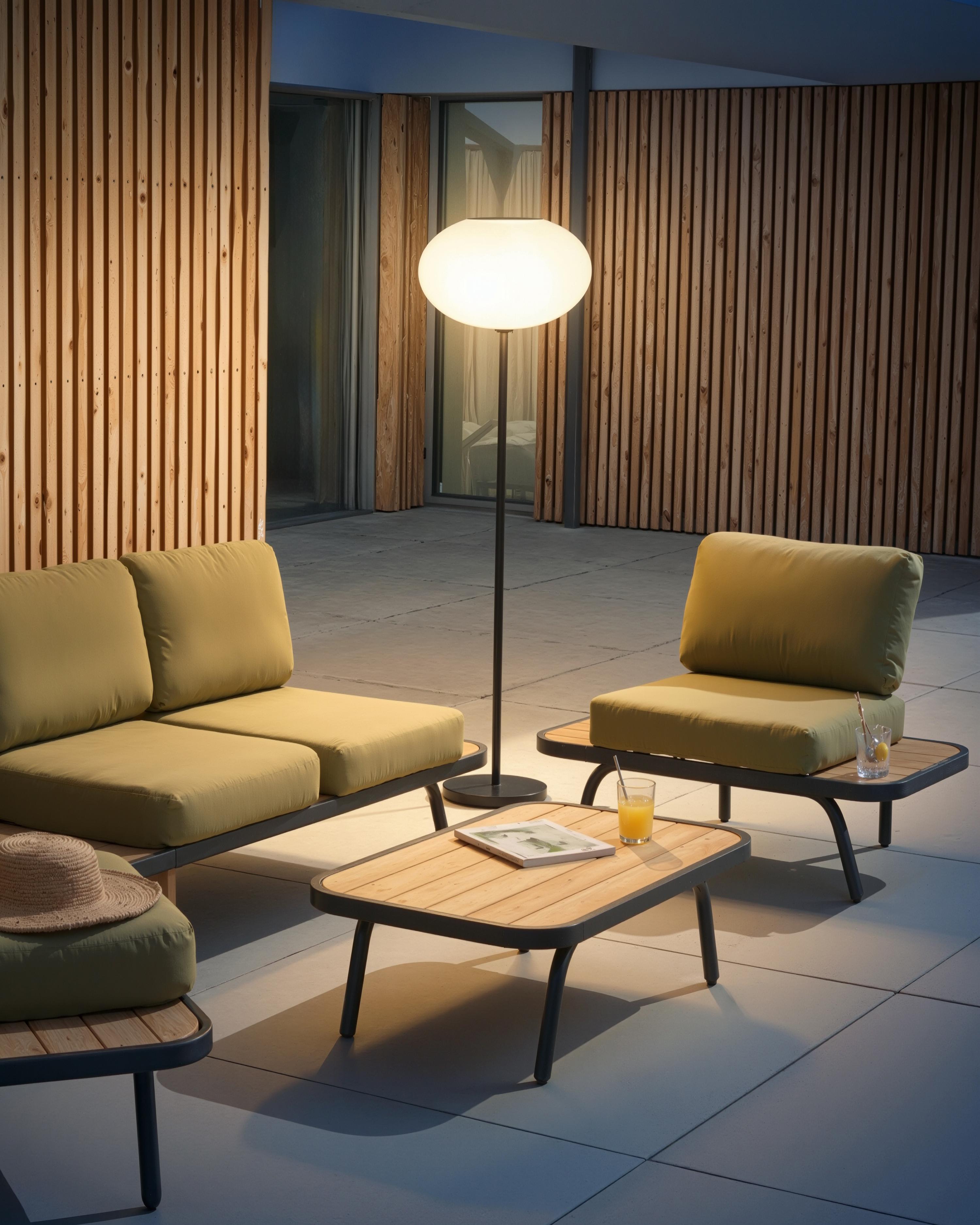 Solar Outdoor LED Floor Lamp LUMBE Black