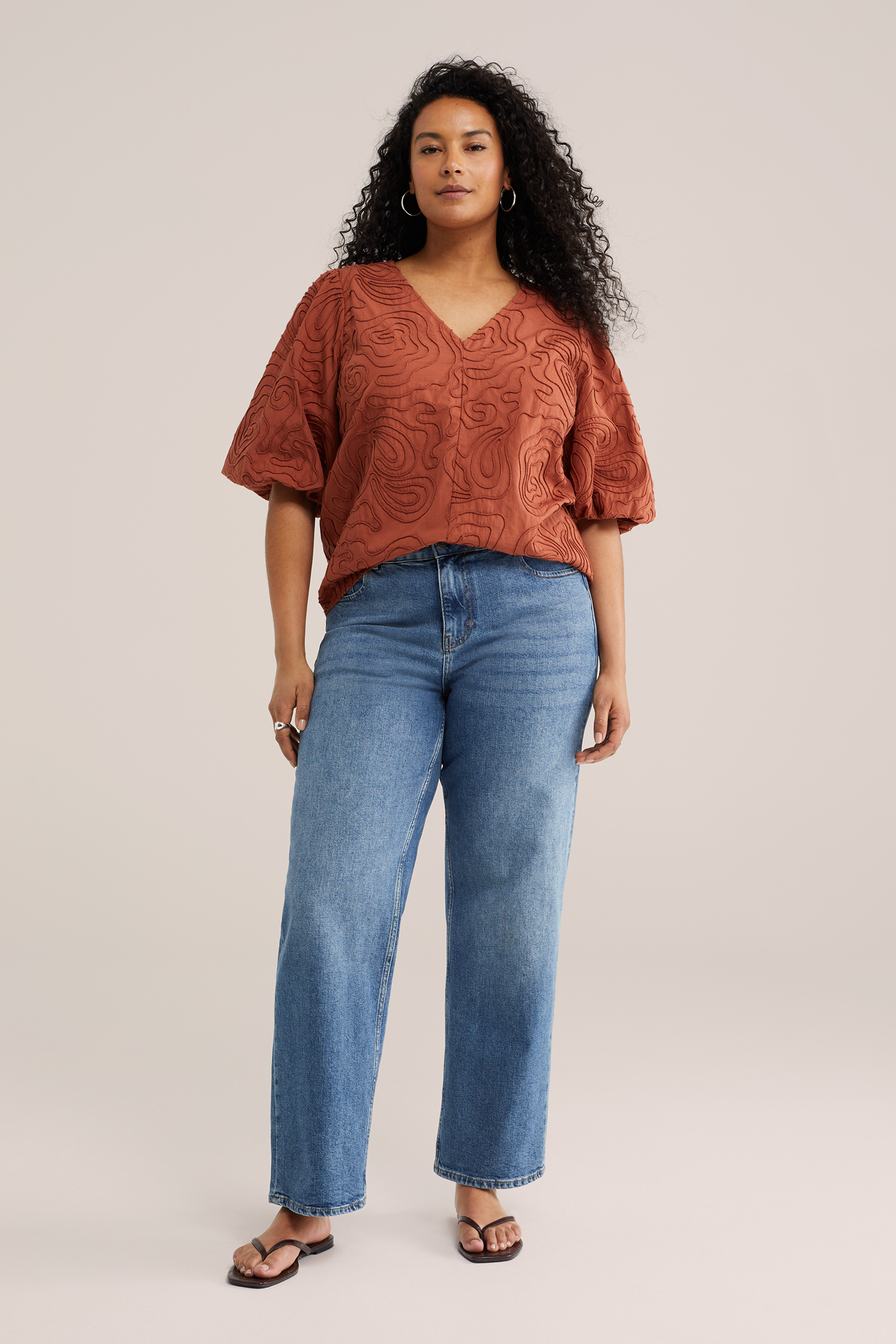 Dames top met embroideries - Curve