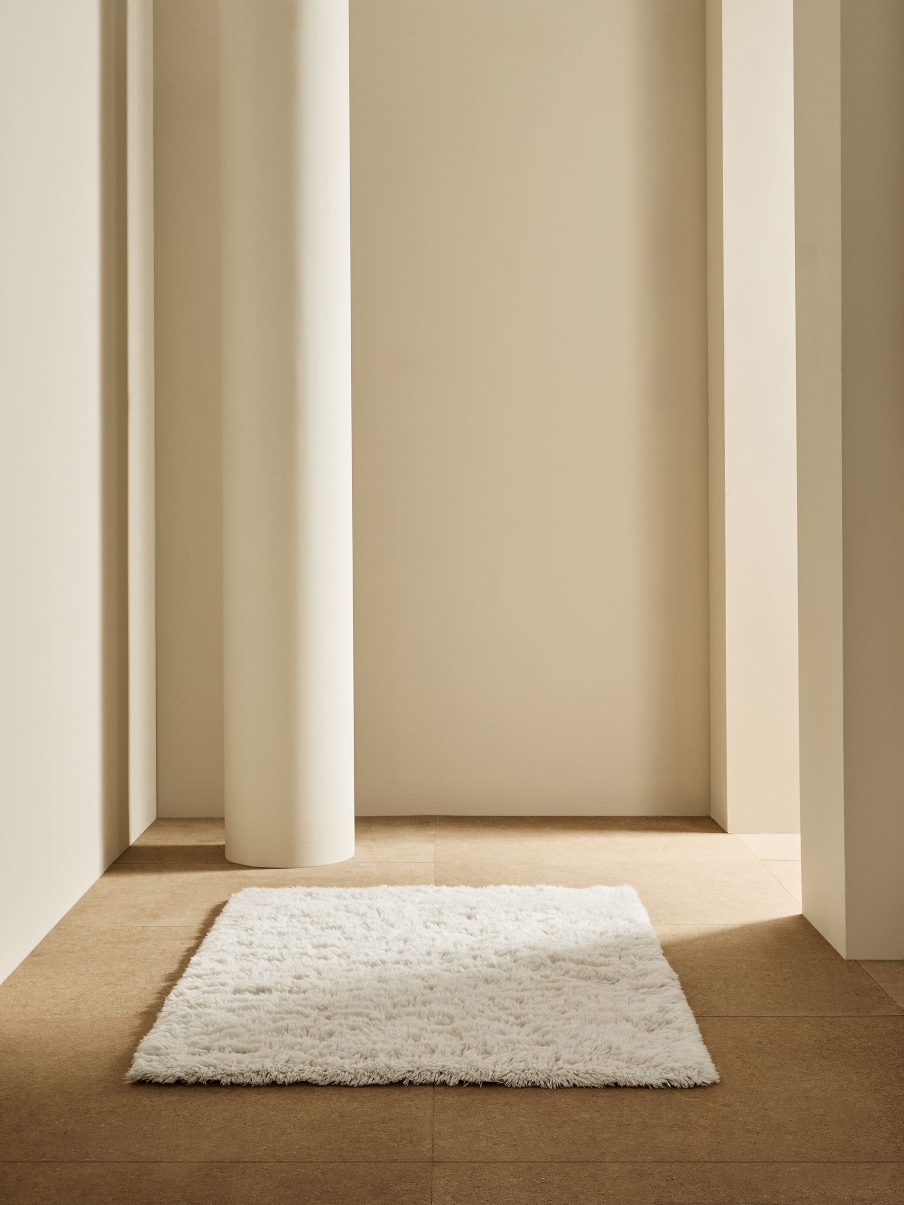 White Dala Shaggy Berber Wool Tufted Rug
