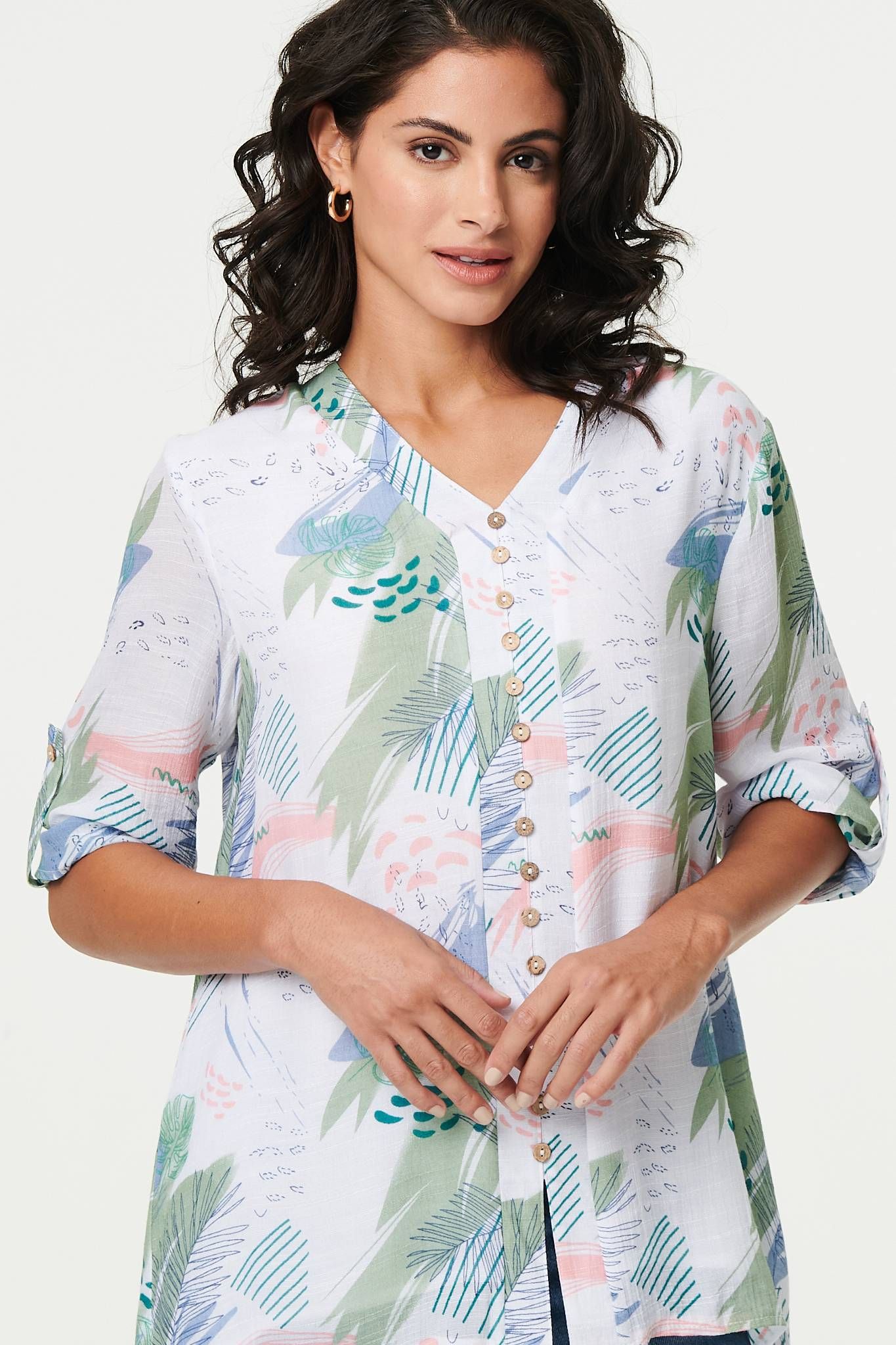Izabel London Abstract 3/4 Sleeve Relaxed Blouse