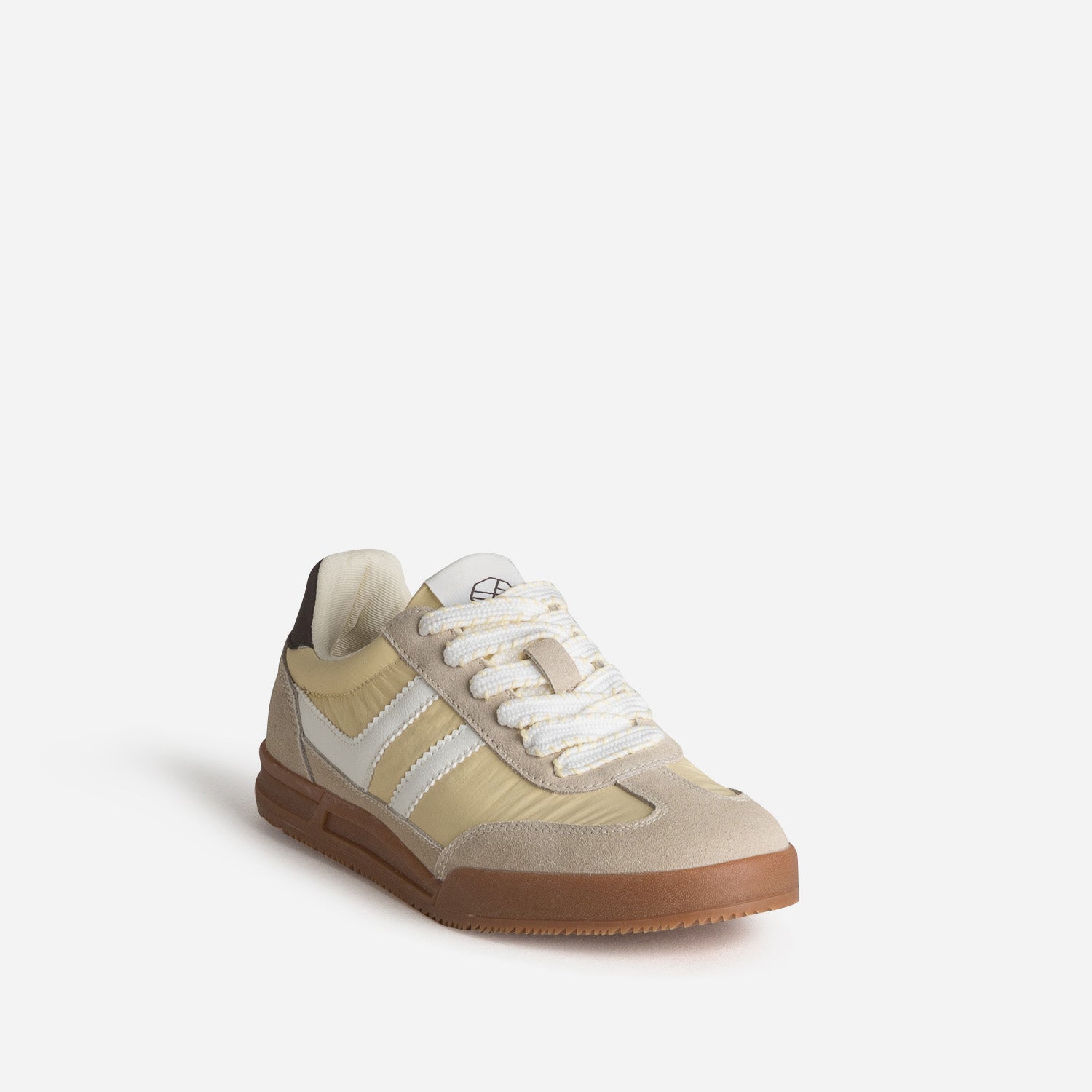 Tennis jaune détails blancs cuir velours beige