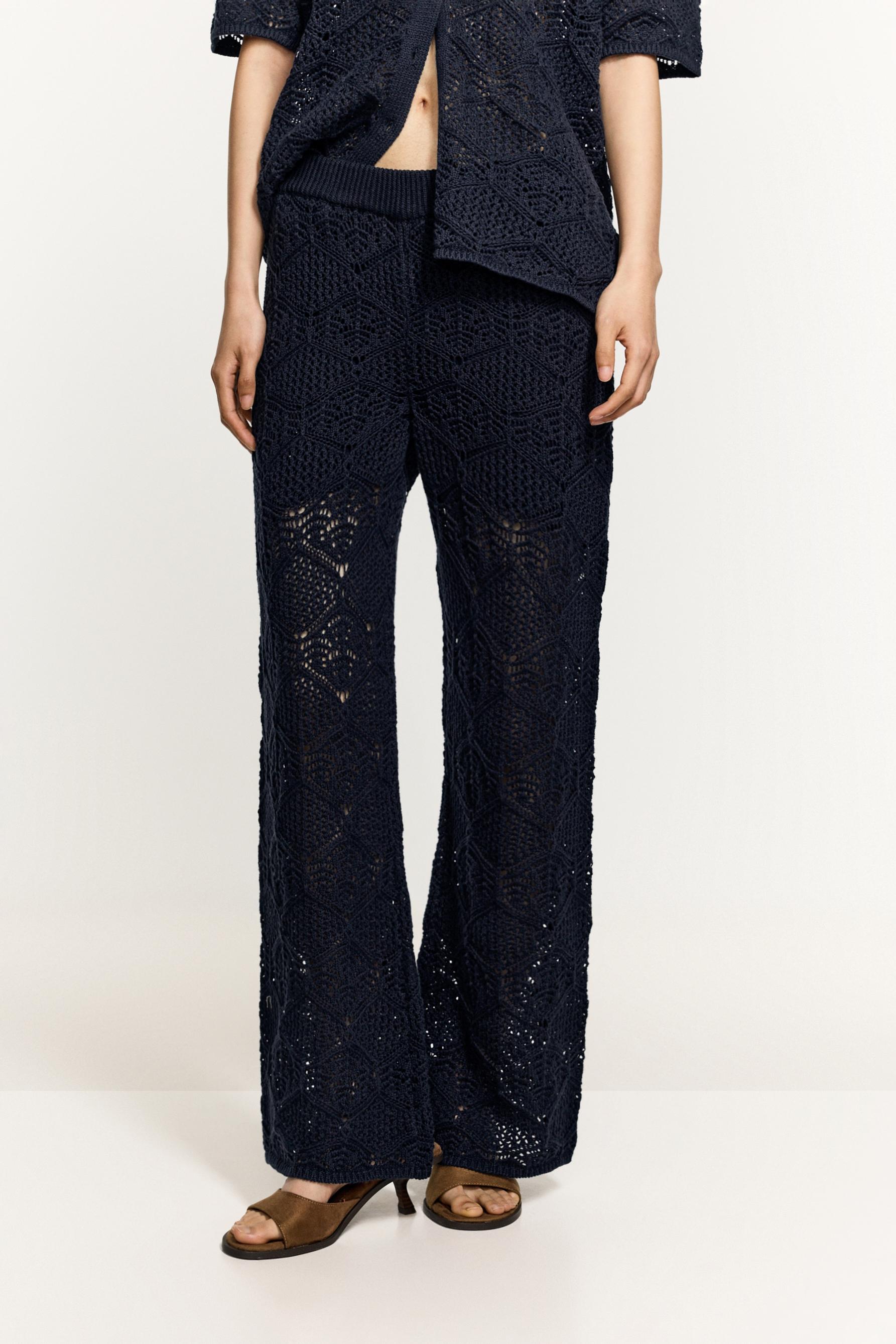 Pantalón flare punto calado