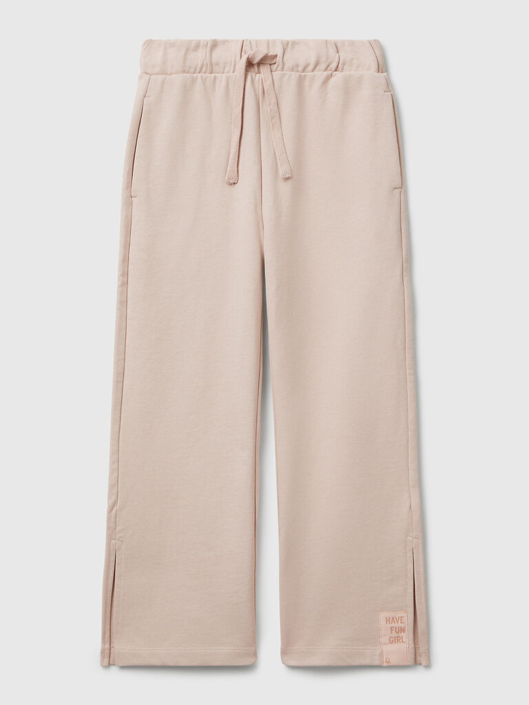 Wide legged sweatpants