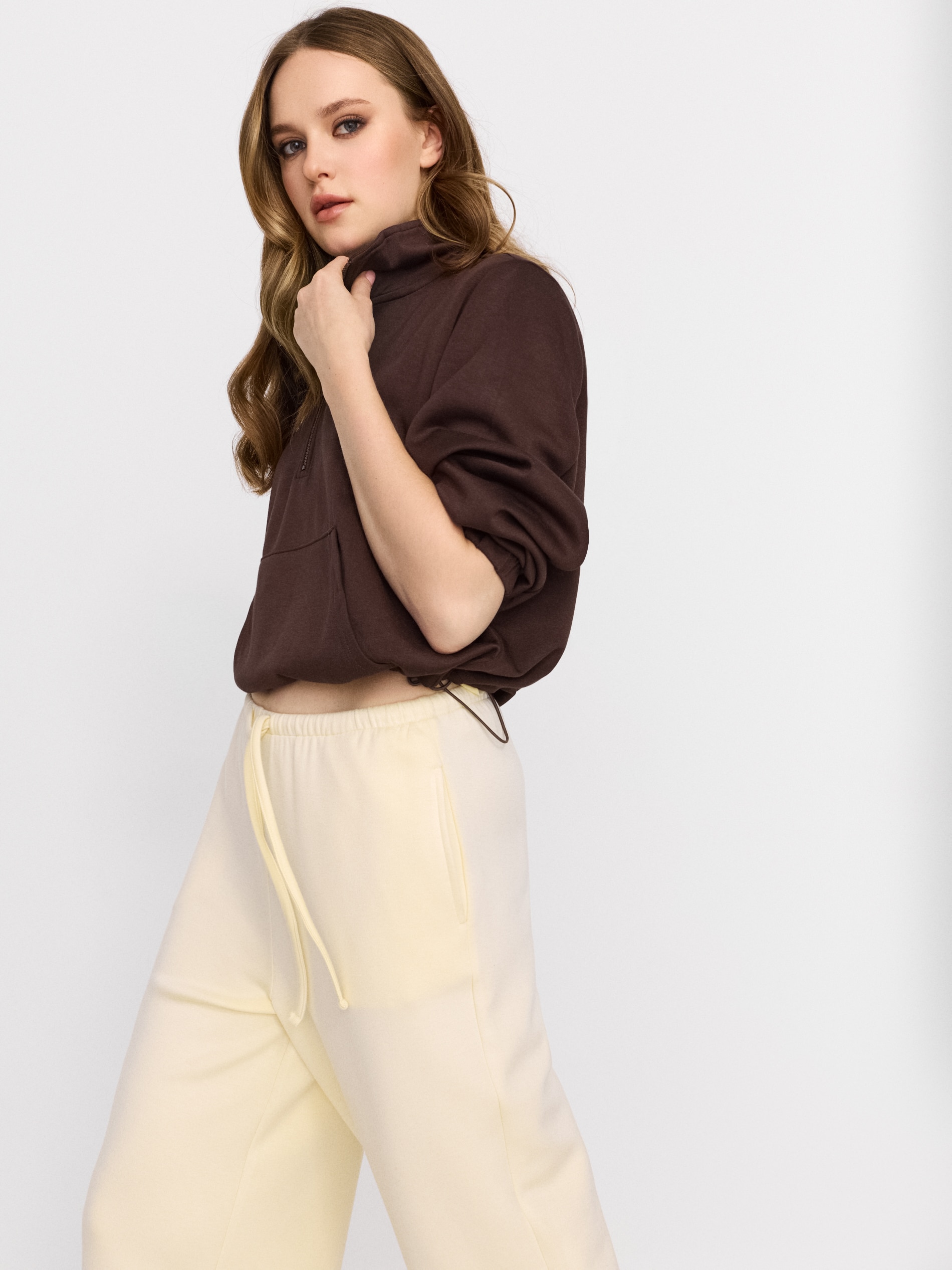 Spodnie wide leg z miękkiej dzianiny z domieszką wiskozy soft touch