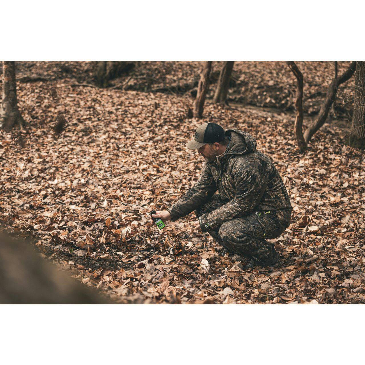 BIGROCK Bone Collector Synthetic Doe In Heat Whitetail Hunting Scent/Attractant, Natural