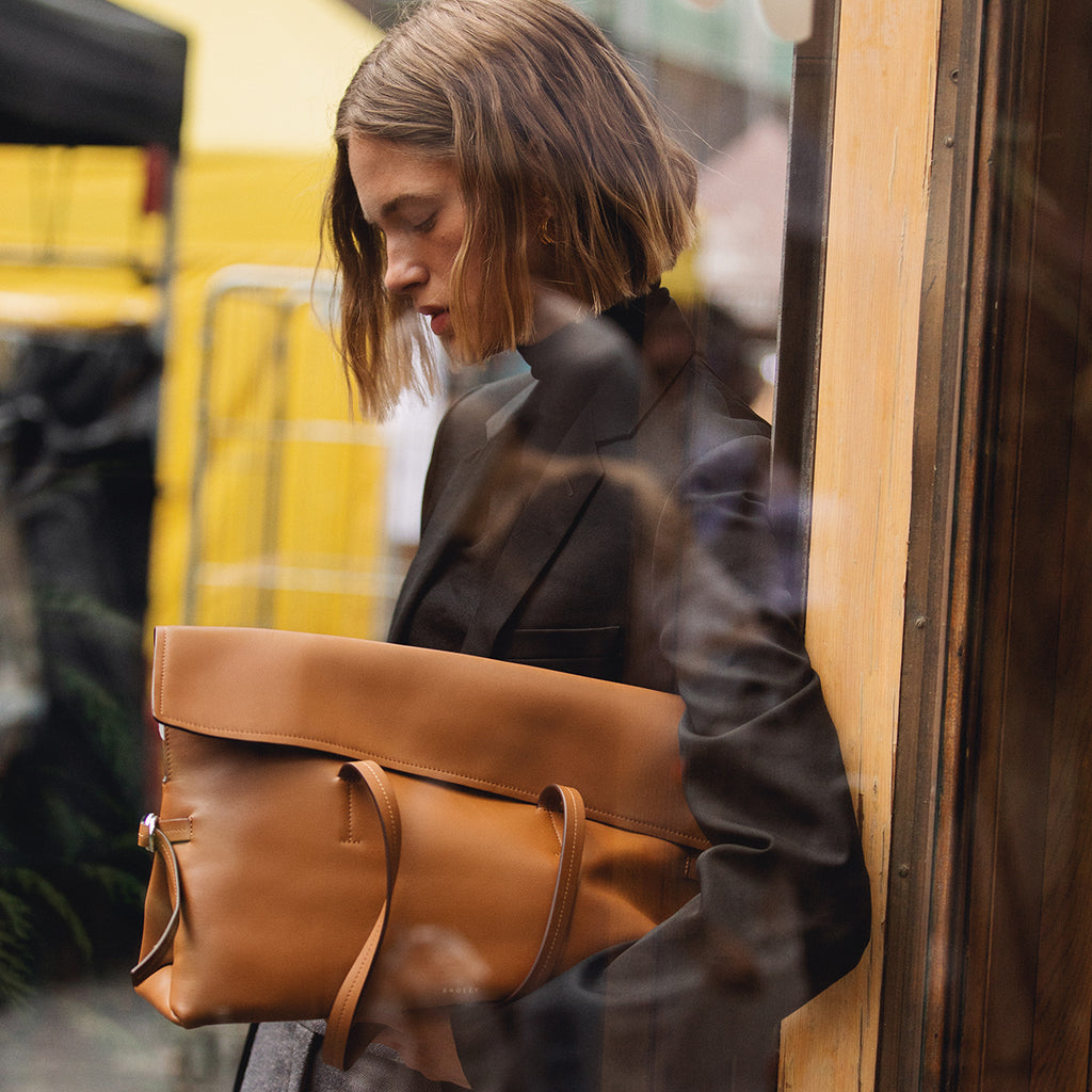 Fleet Street - Medium Flapover Shoulder Bag