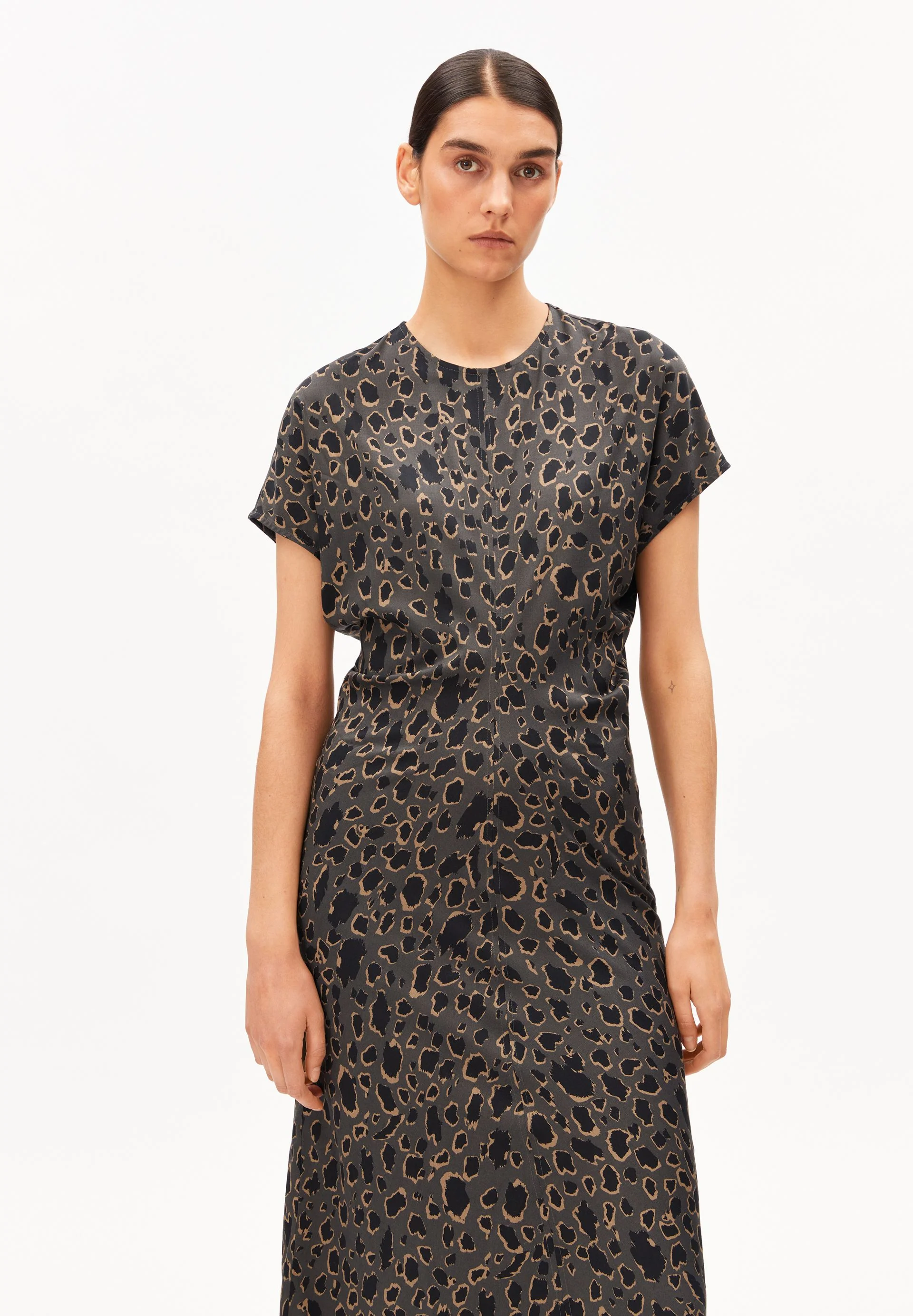 LEO-FLEDERMAUSÄRMEL MIDI-KLEID