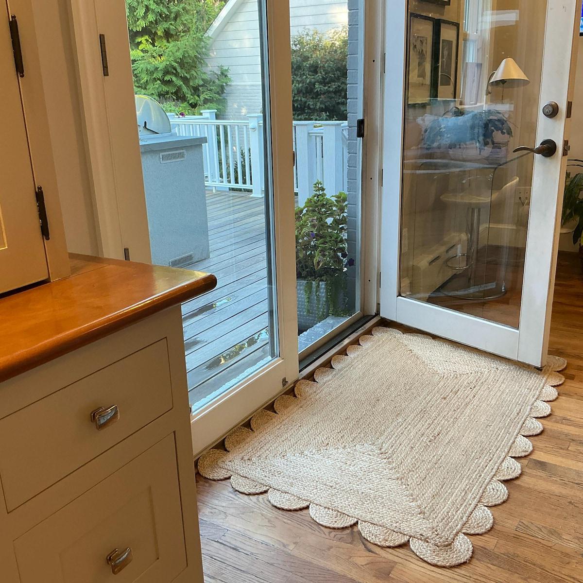 Scalloped Edge Jute Rug Natural Fiber Handwoven Area Rug Customize Any Size and Color