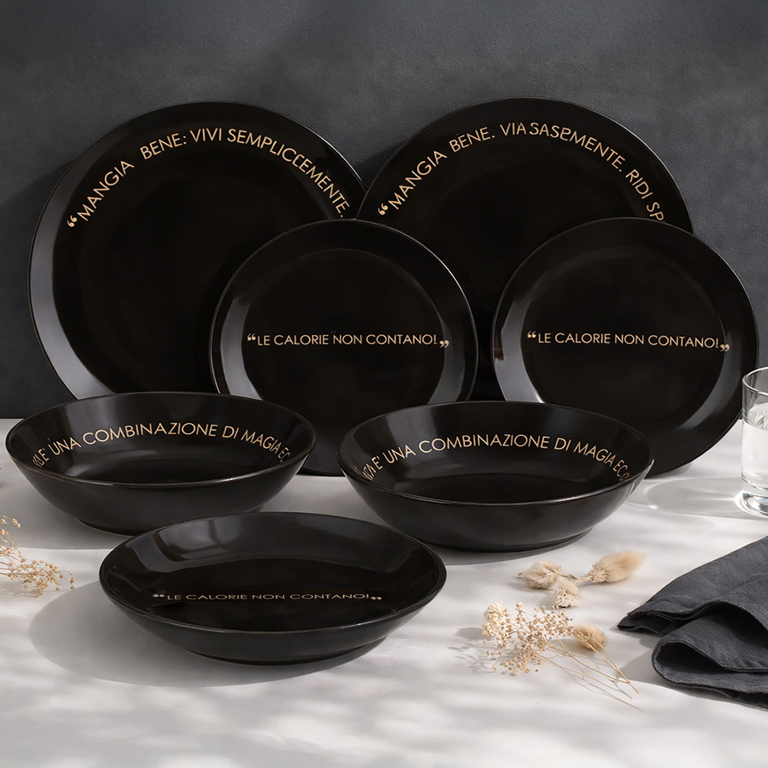 Servizio 18 piatti ceramica nero Quotes