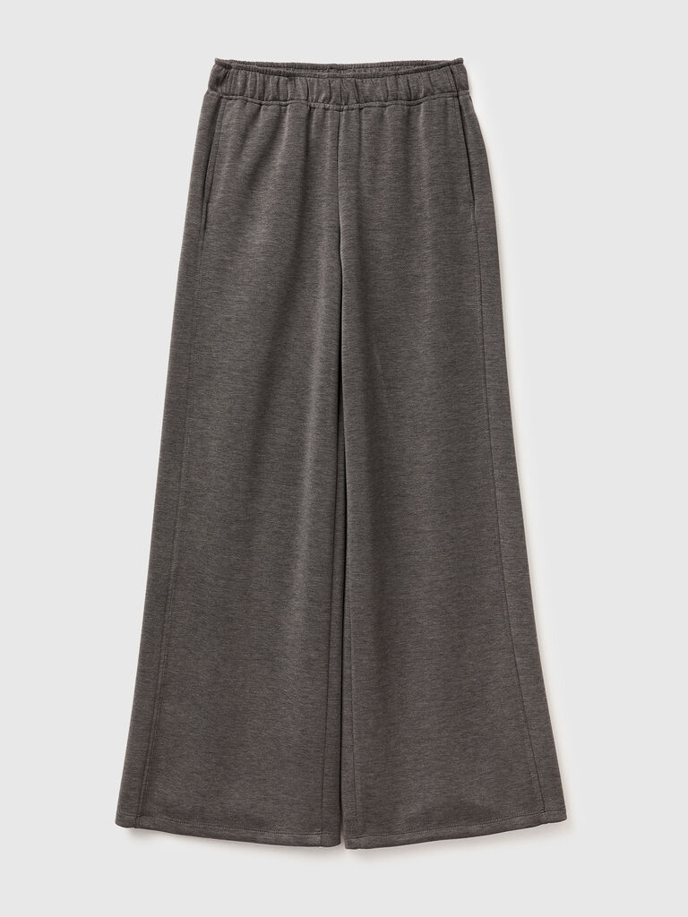 Wide legged sweatpants