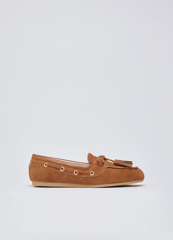 Mocassini in suede con nappine