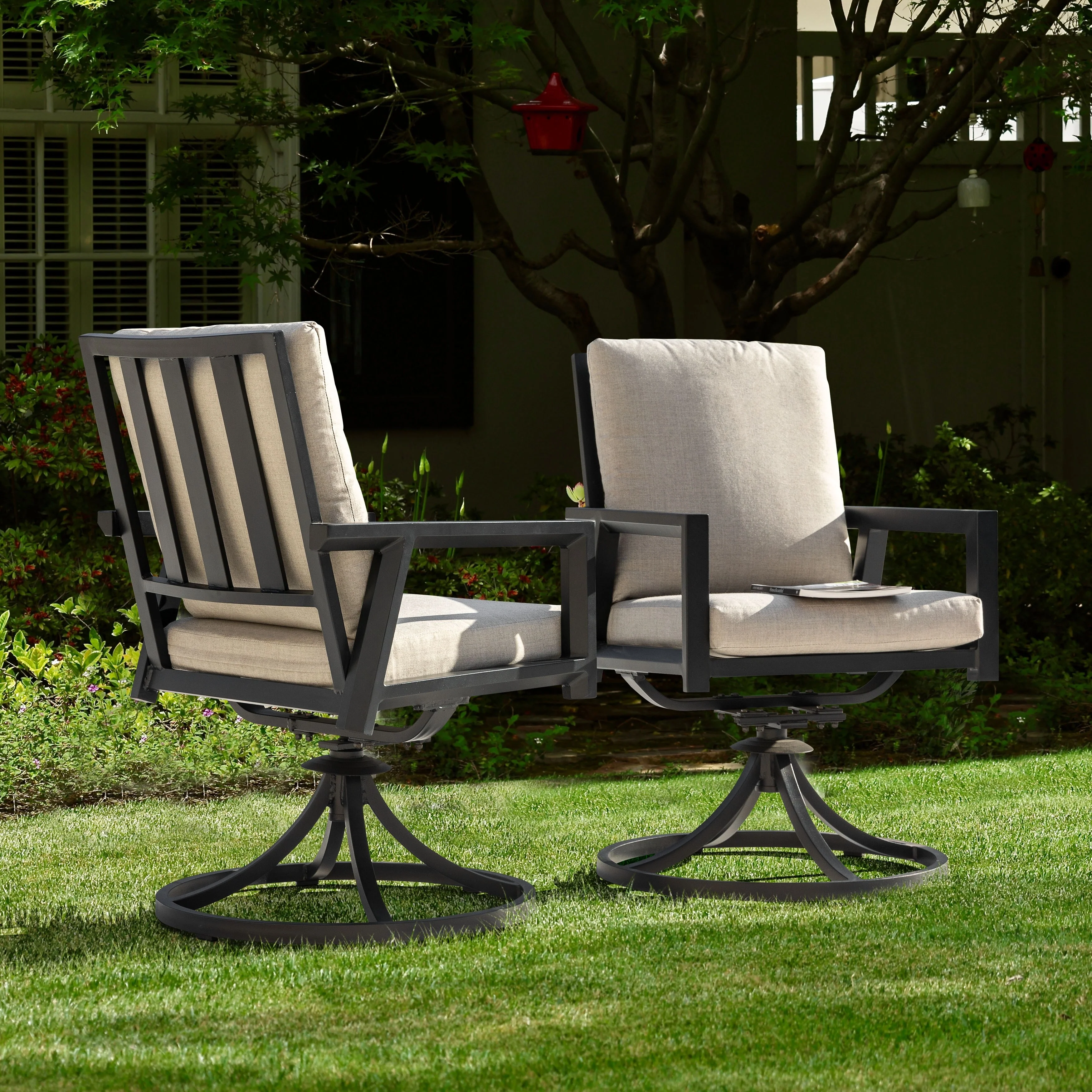 Outdoor 2-Piece Aluminum Swivel Chairs with Gray Cushions