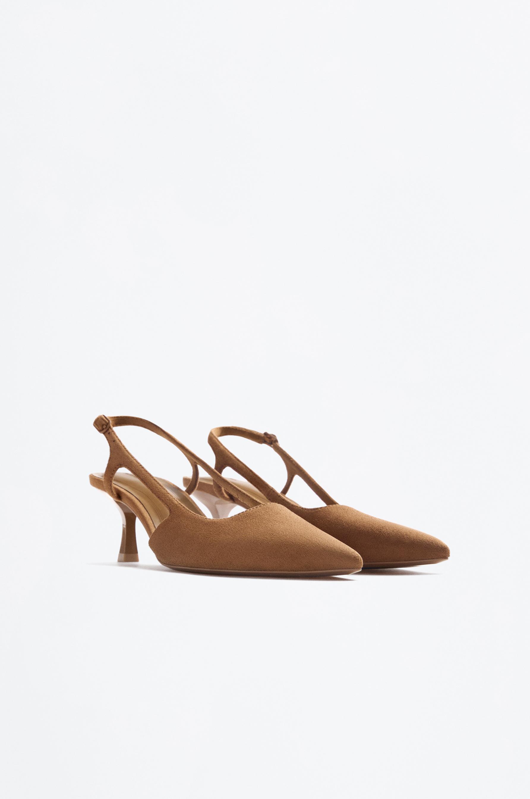 Zapato tacón destalonado