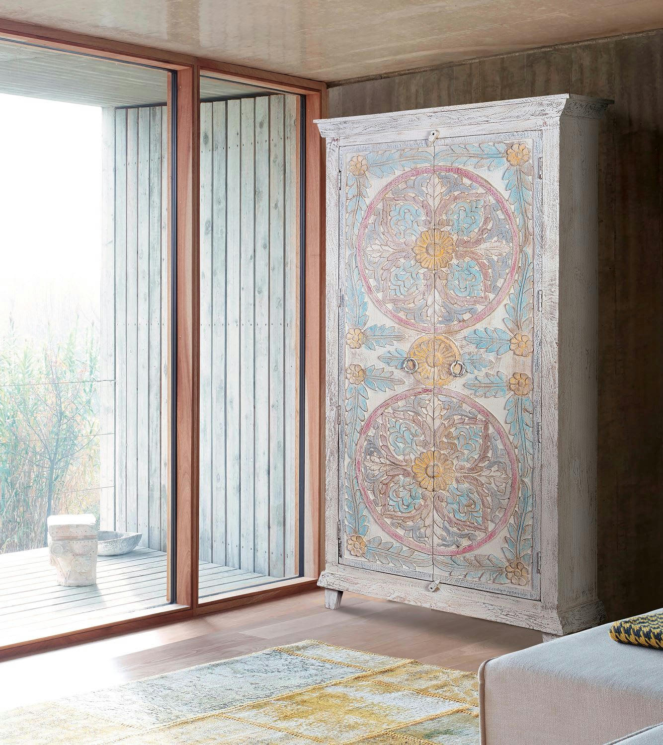 - Armoire manguier détails vieillis tons pastel