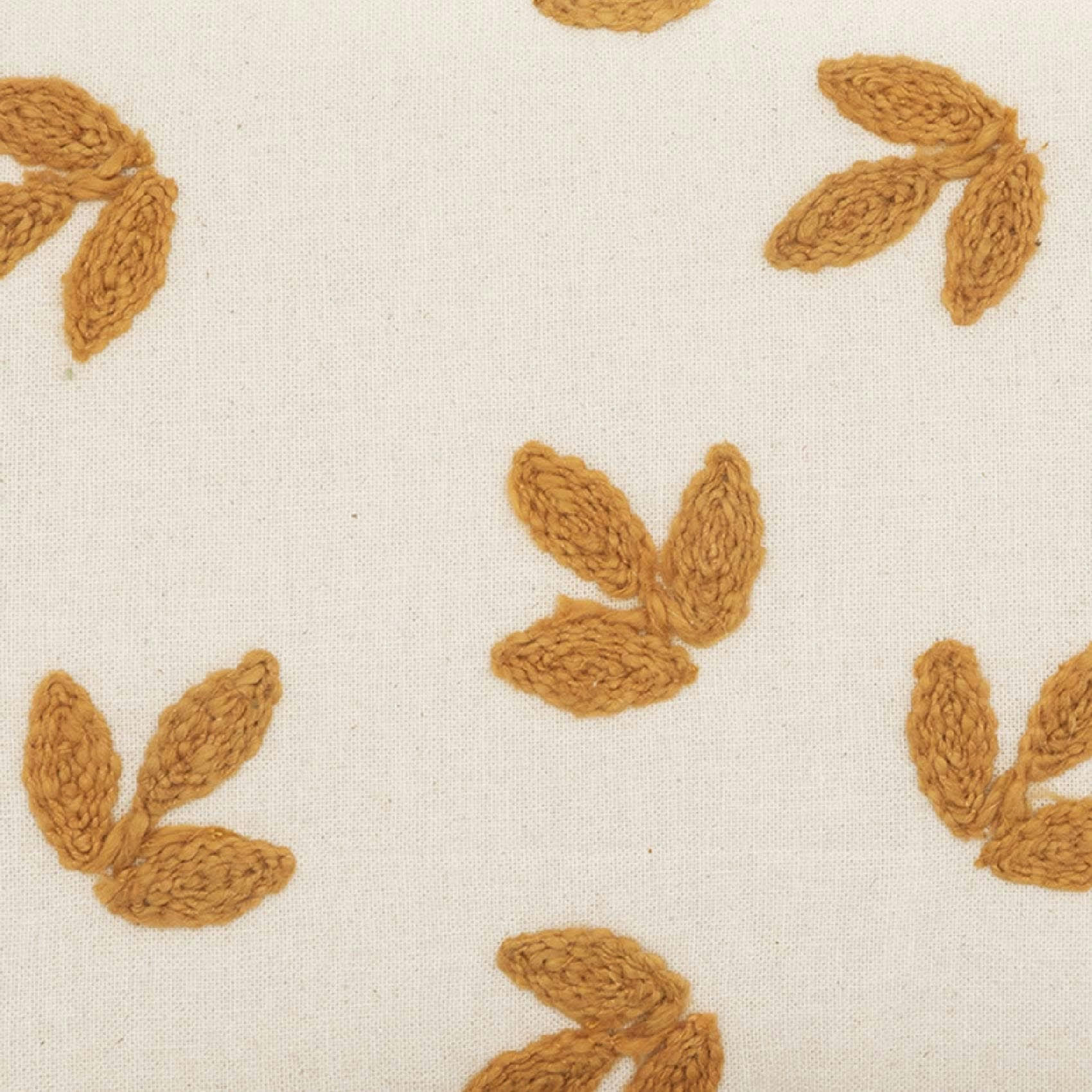 - Coussin aux broderies végétales coton beige 30x50 cm