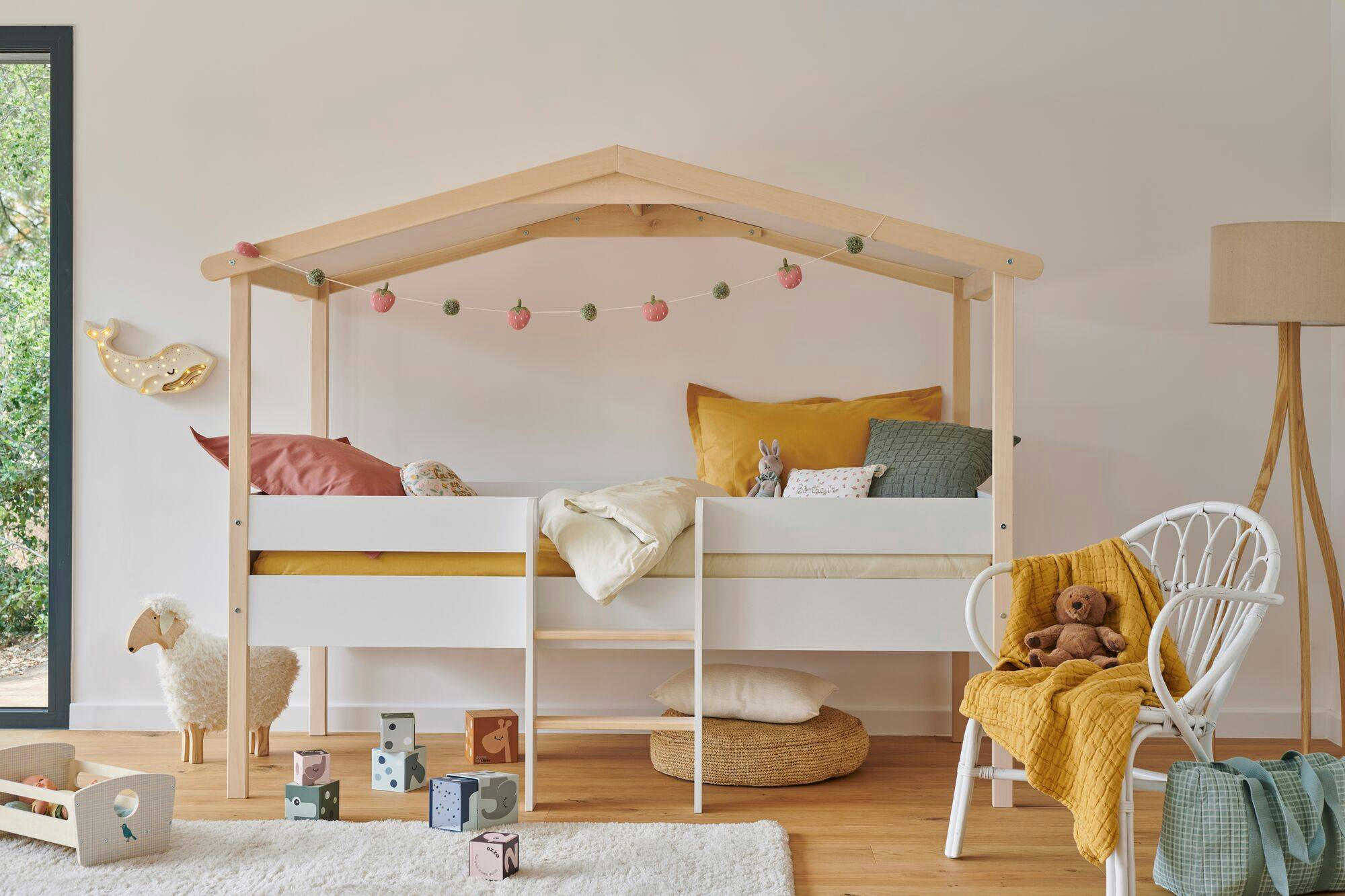 WILO - Lit cabane en bois mi-hauteur 90 x 190 cm