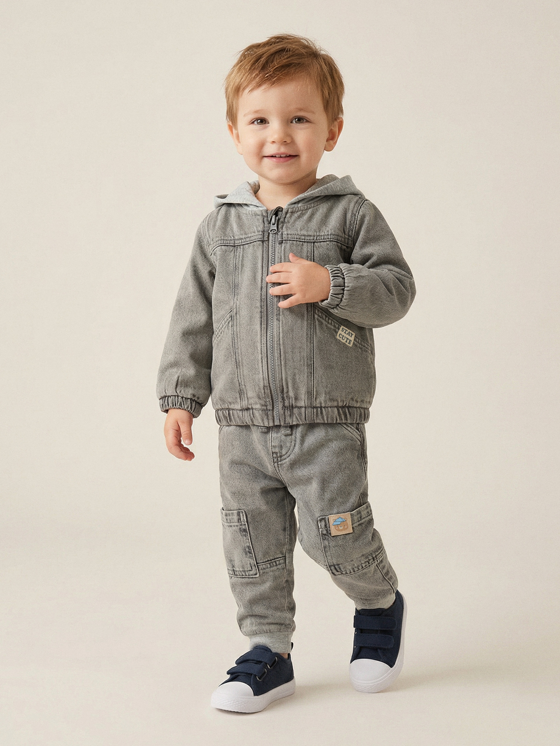Jeansy jogger z efektem sprania