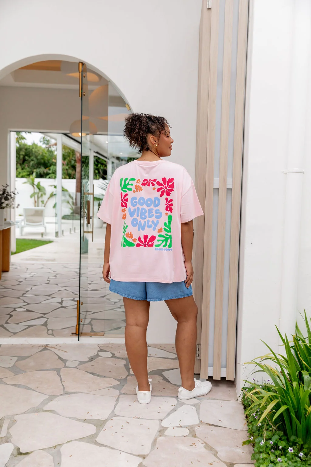 Good Vibes Tee in Pink