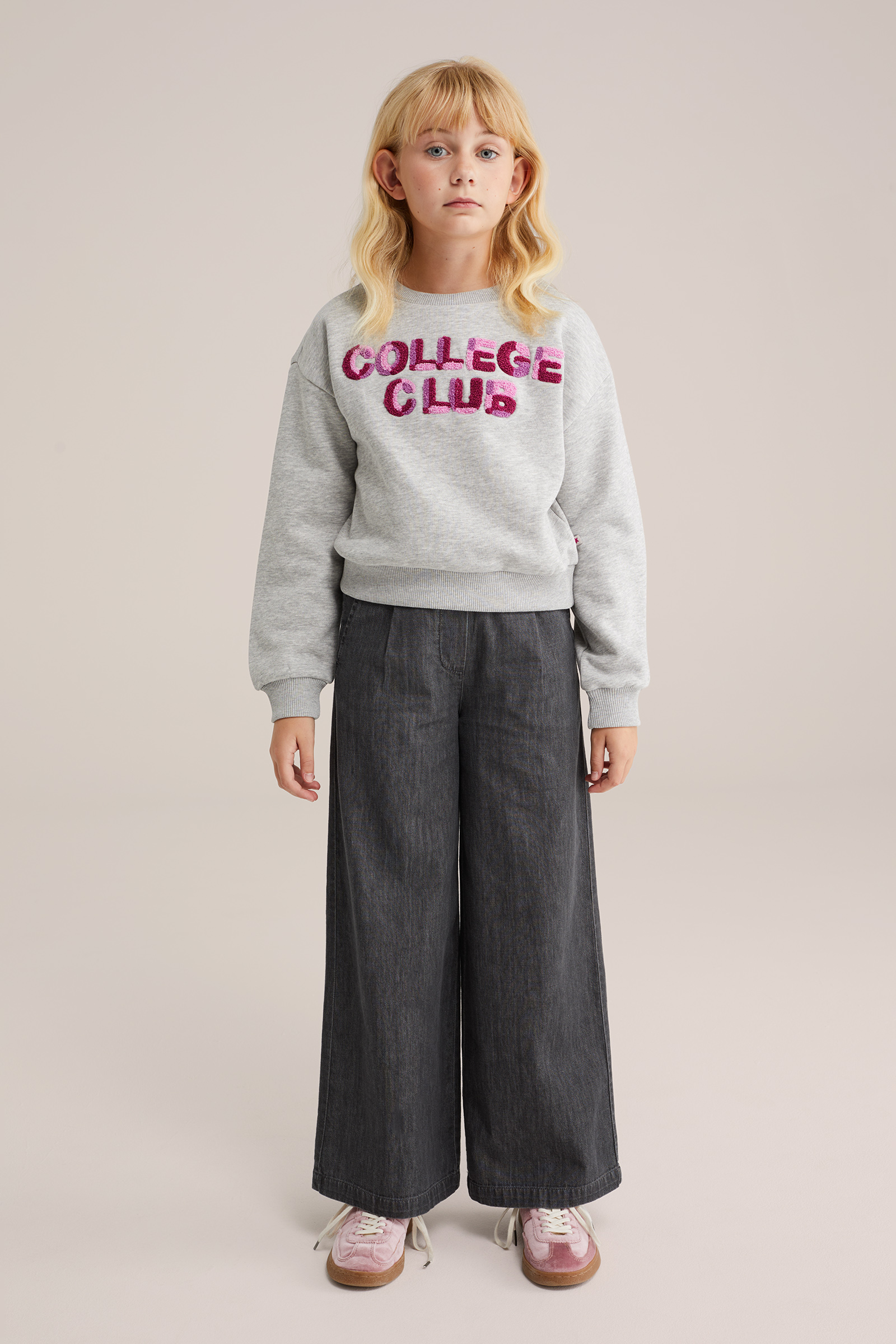 Meisjes oversized sweater met embroidery