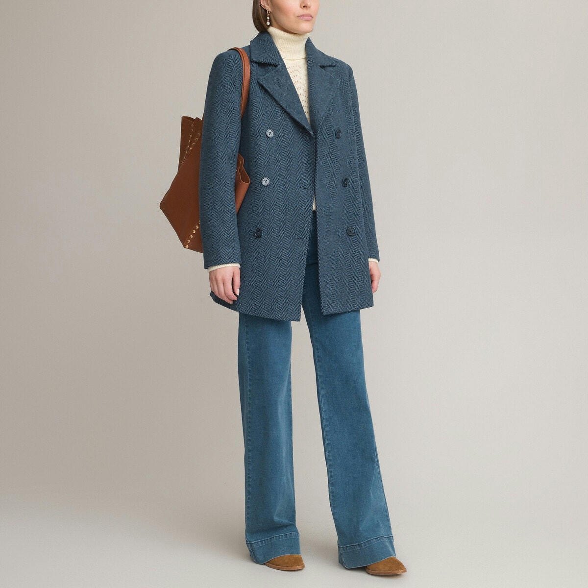 Manteau court, fermeture boutonnée