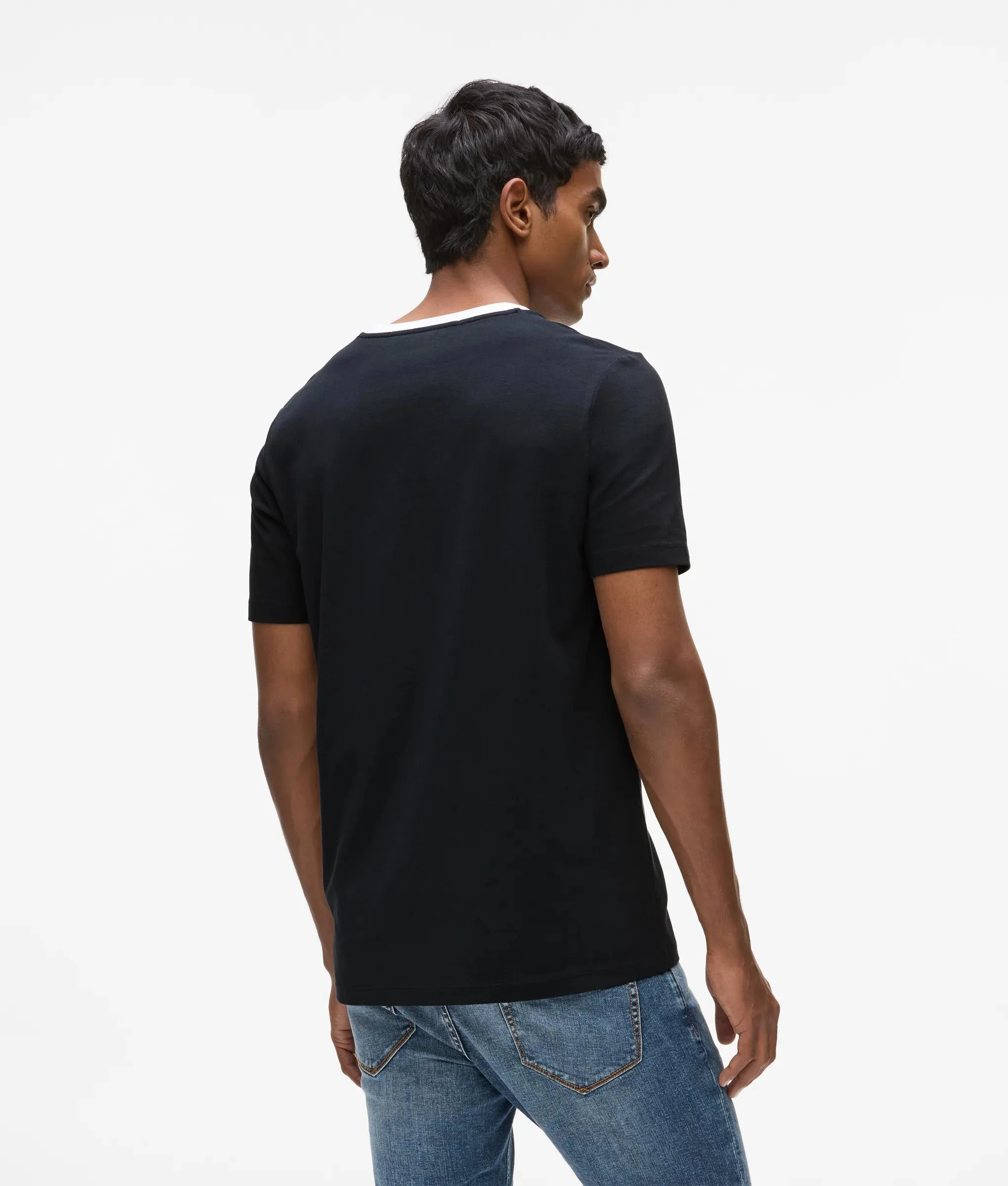 T-shirt à col en V contrasté