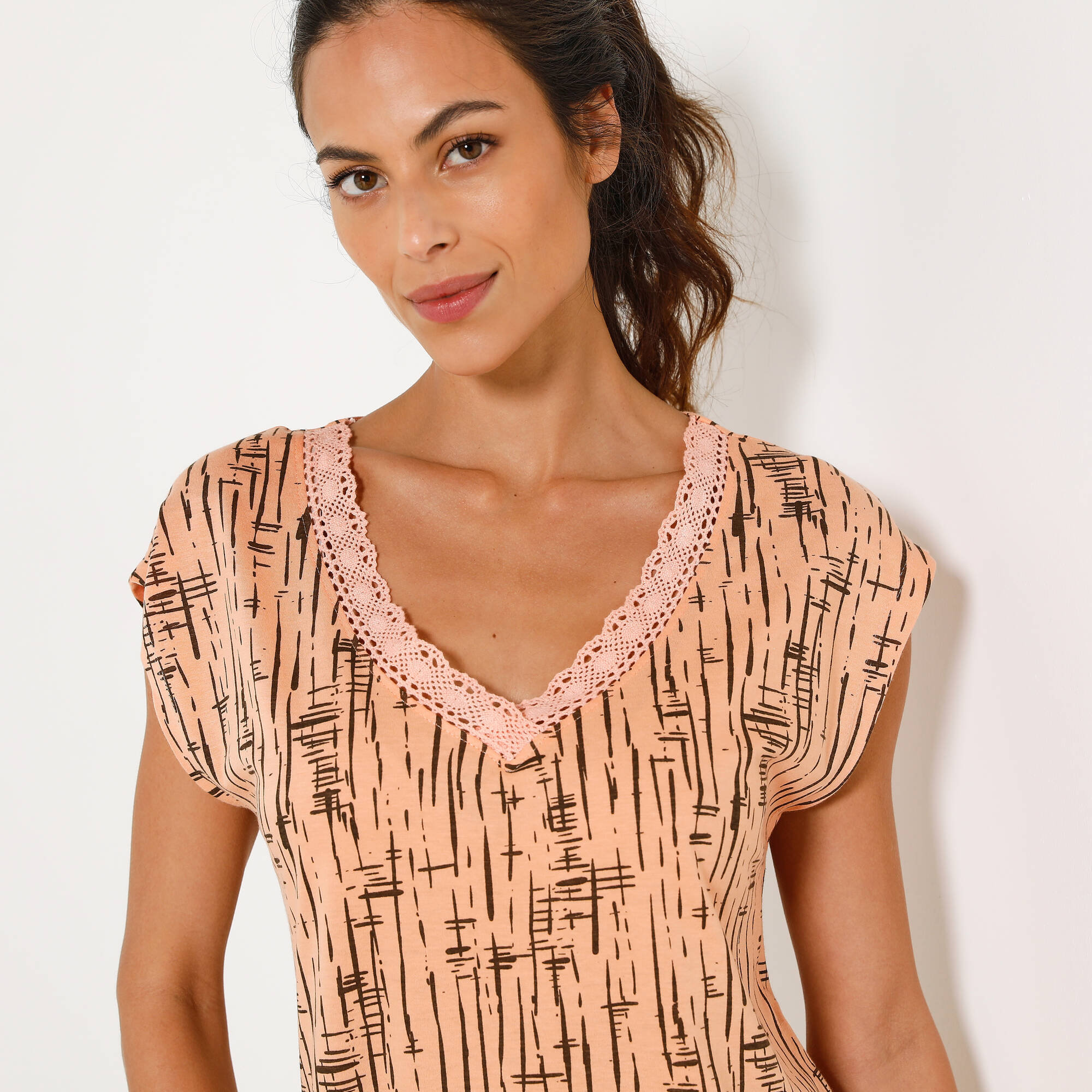 T-shirt imprimé, col V macramé